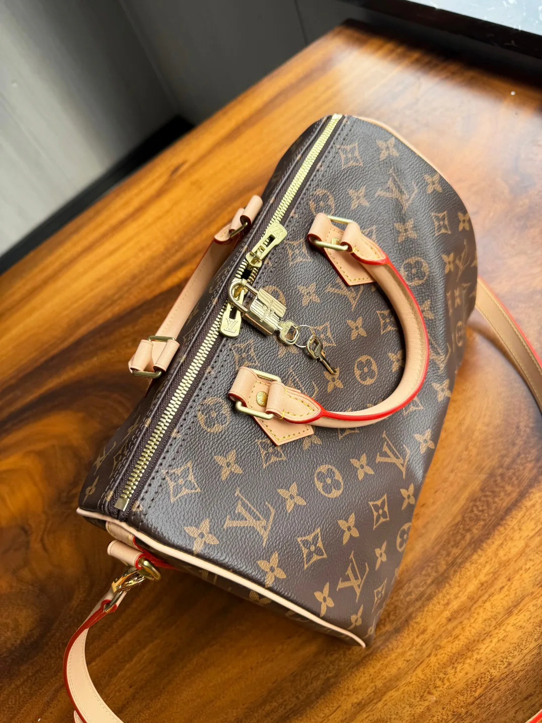 Классические Сумки Женские Louis Vuitton 13208818