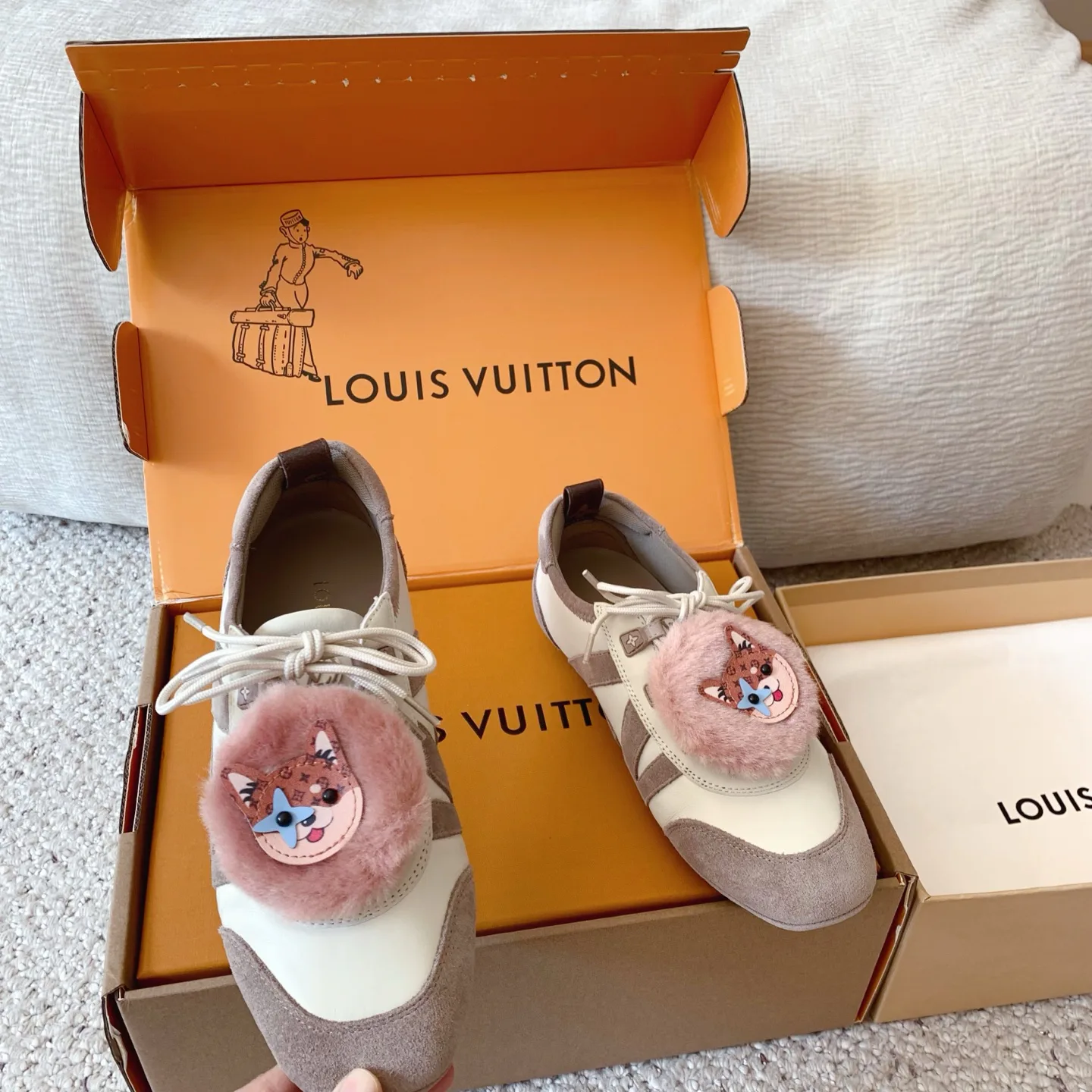 Кроссовки Женские Louis Vuitton 18375805