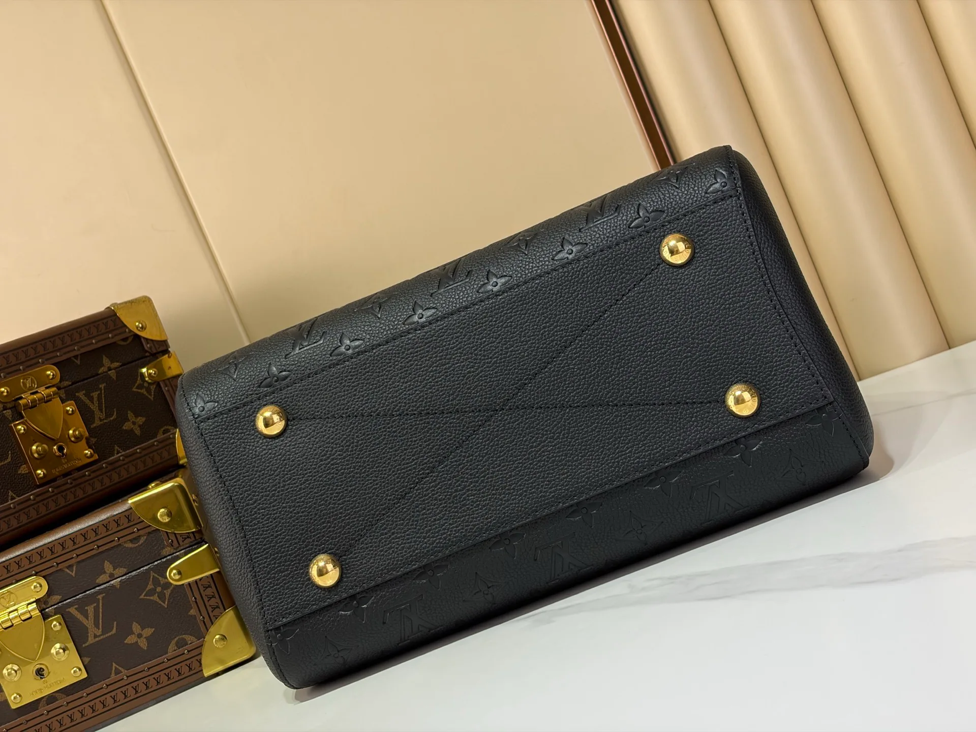 Классические Сумки Женские Louis Vuitton 18240333