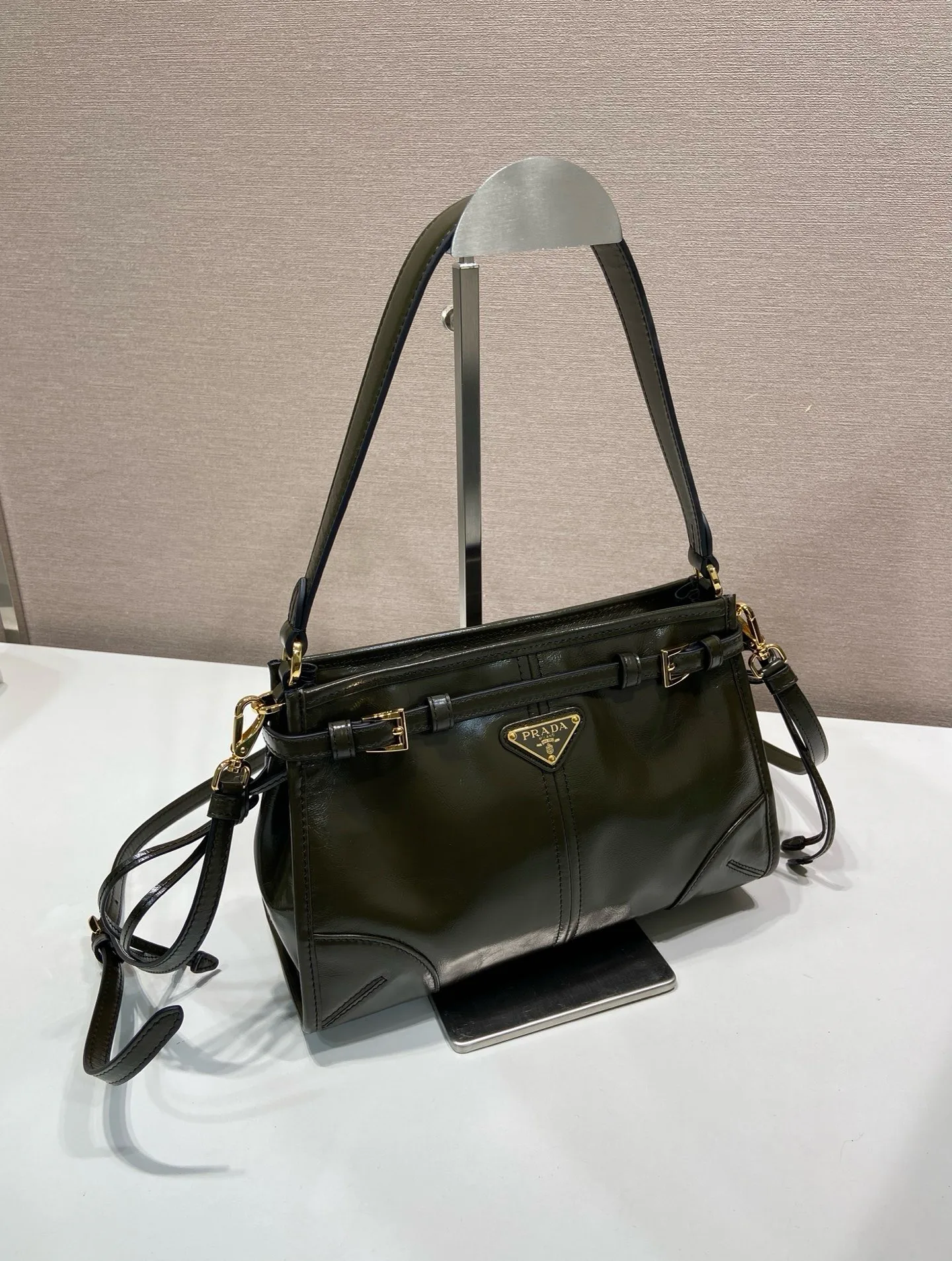 Классические Сумки Женские Prada 18184661