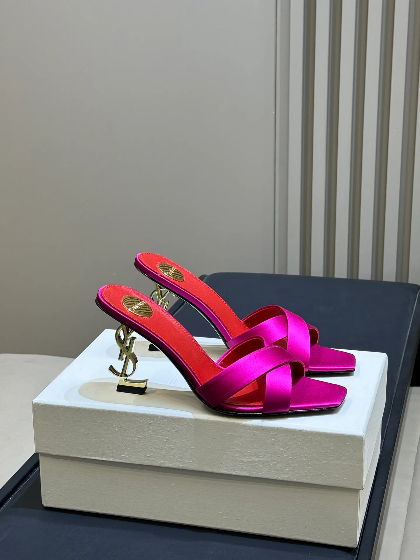 Босоножки Женские Saint Laurent 3891382