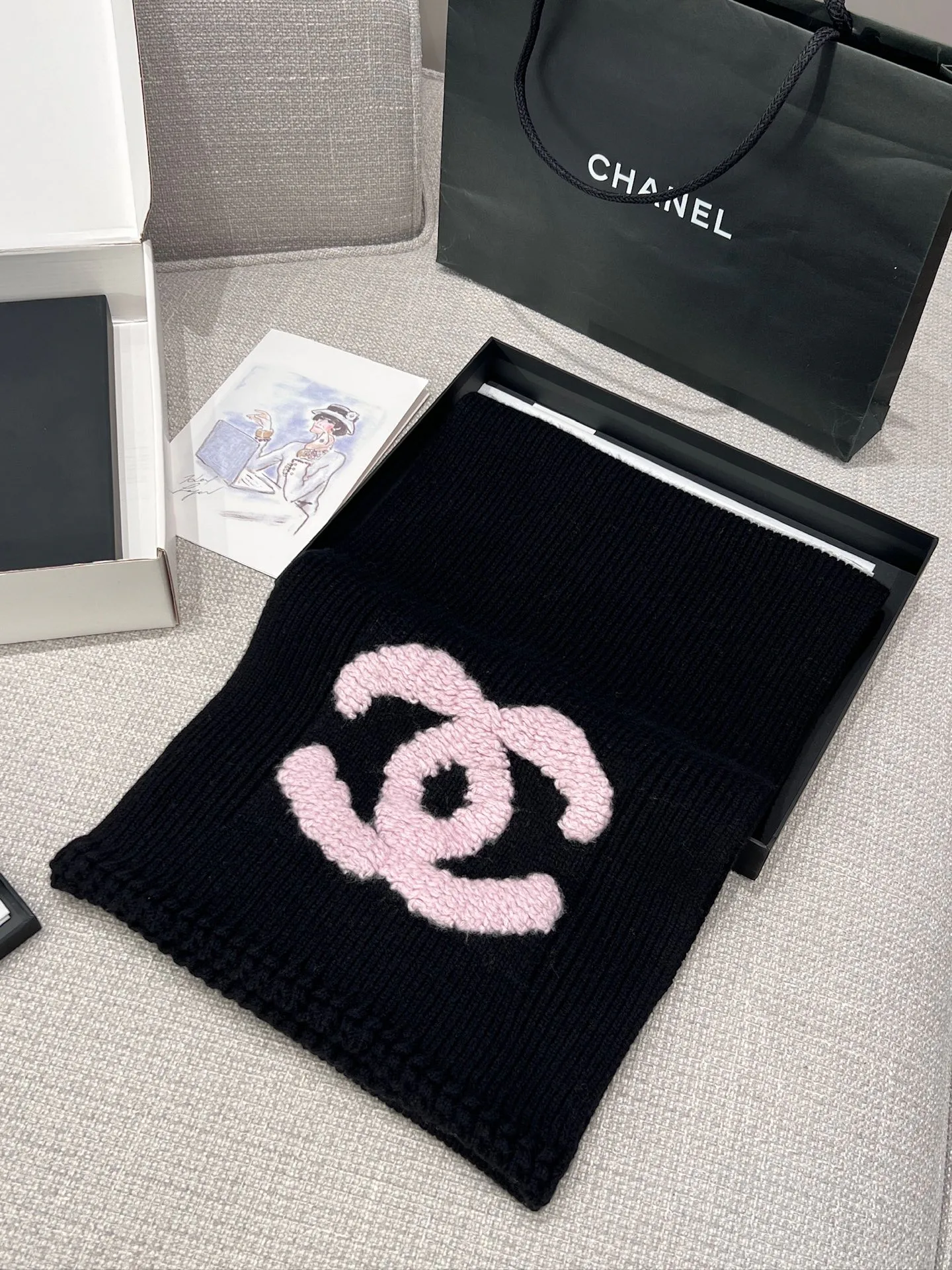 Шарфы Chanel 17913683