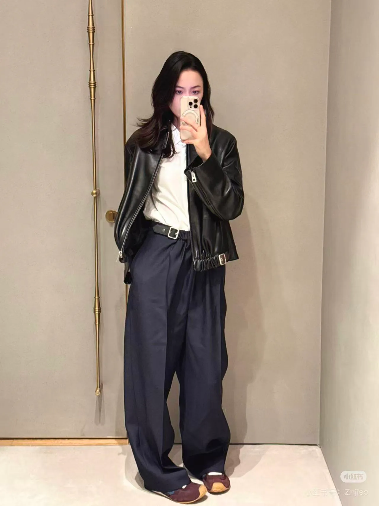 Кожаные Куртки И Дублёнки Женские Loewe 2768547