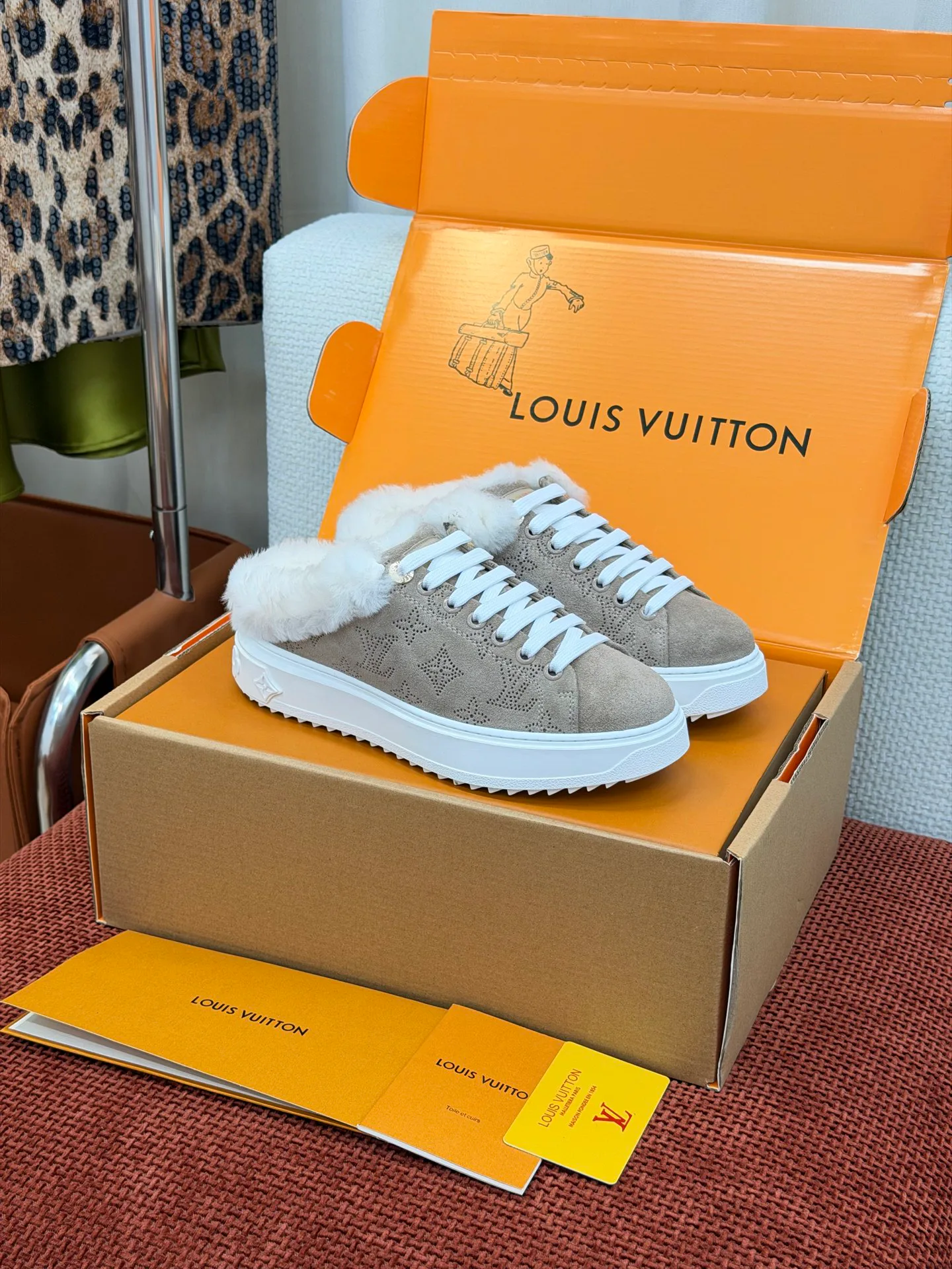 Кроссовки Женские Louis Vuitton 19585452