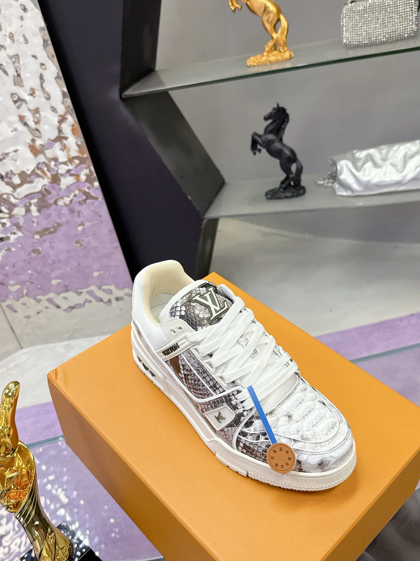 Кроссовки Мужские Louis Vuitton 17530407
