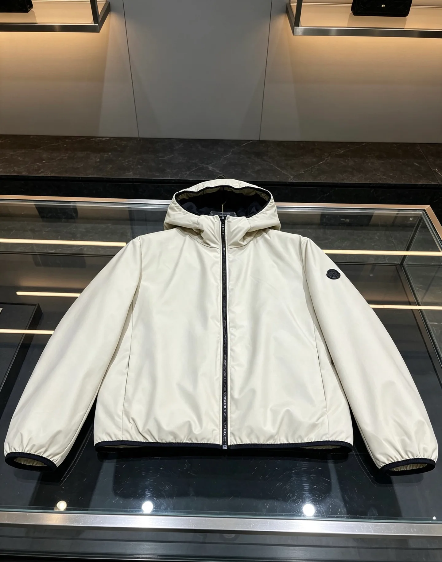 Куртки И Пуховики Женские Moncler 19044689