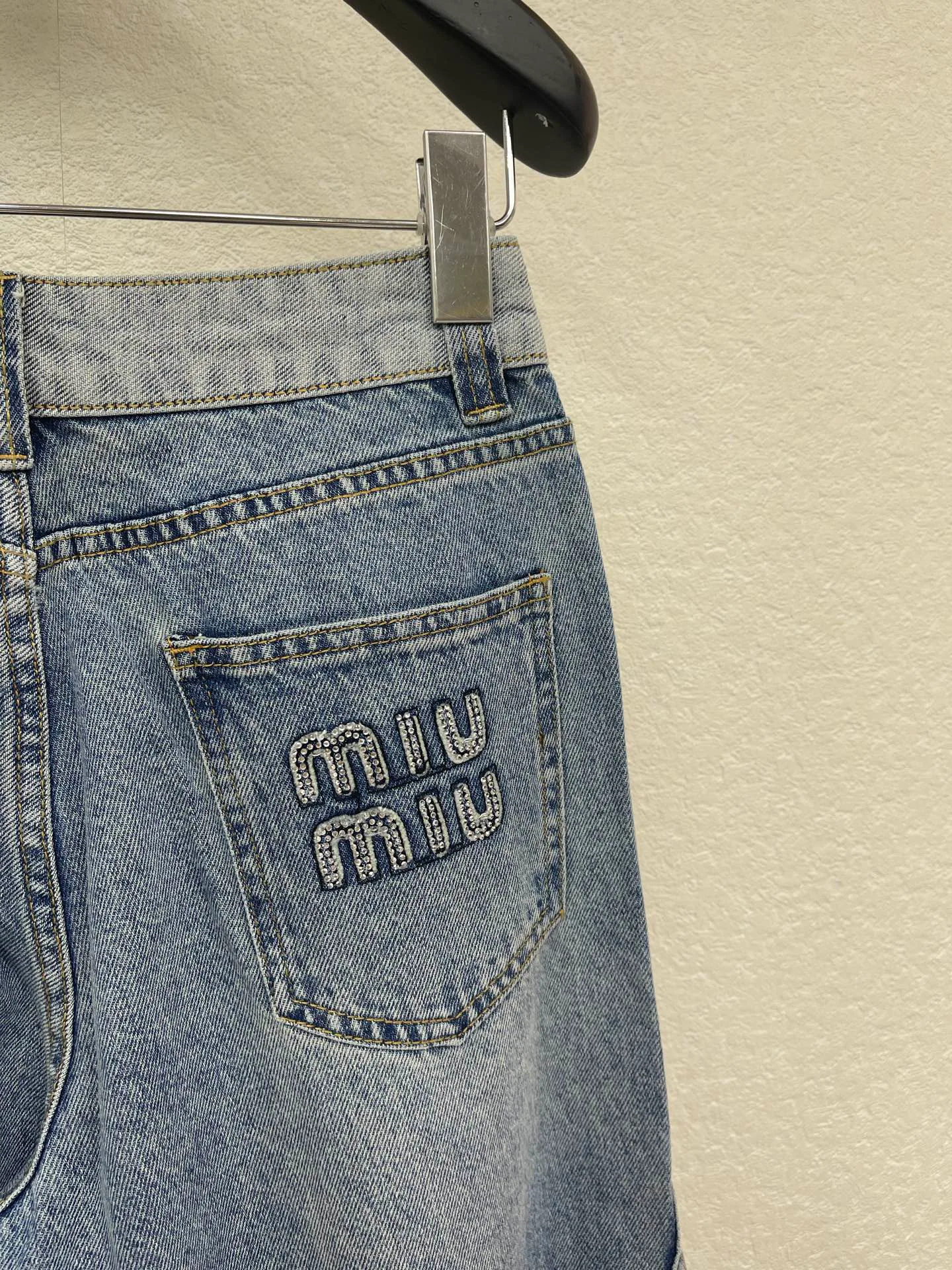 Джинсы Женские Miu Miu 18226942