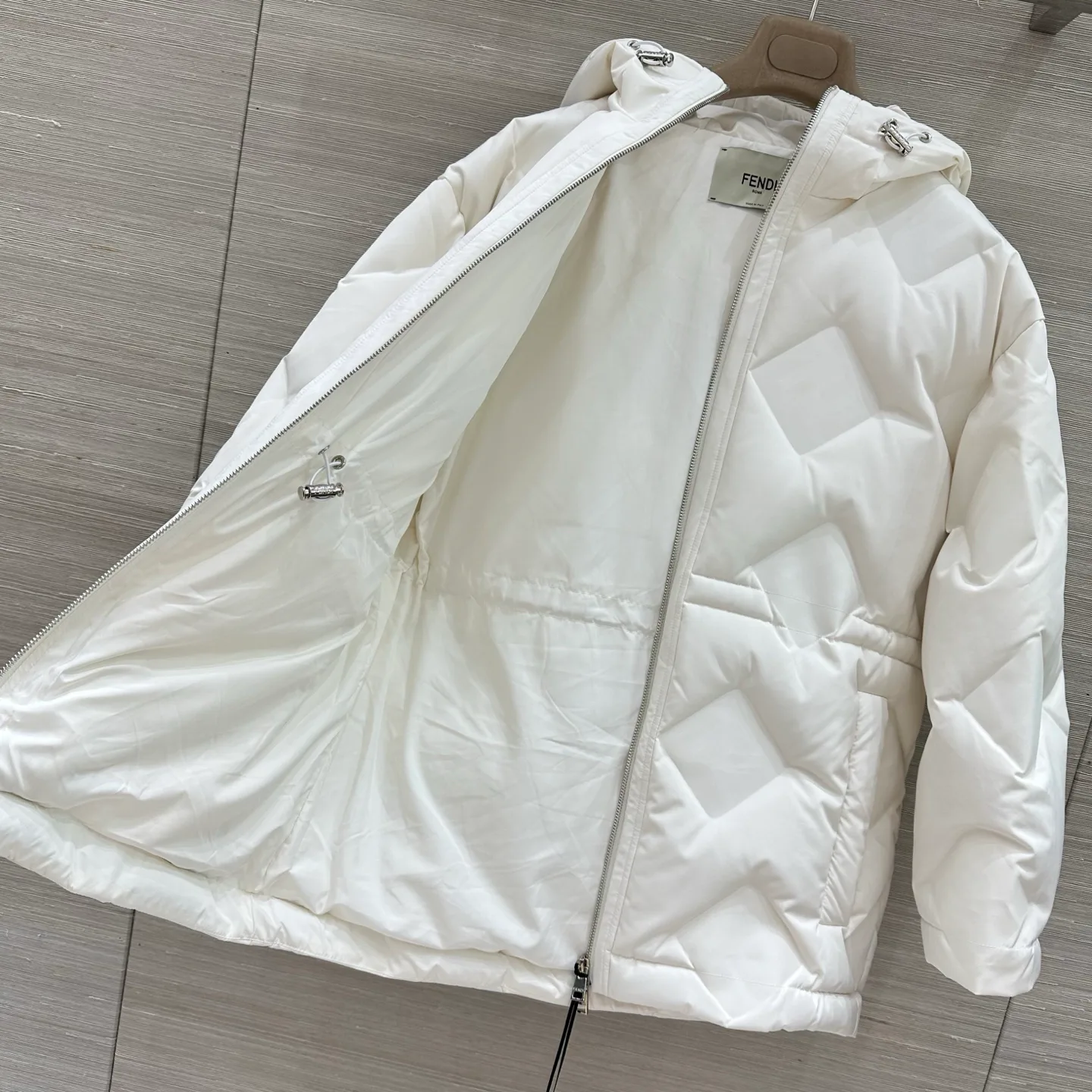 Куртки И Пуховики Женские Fendi 18250116
