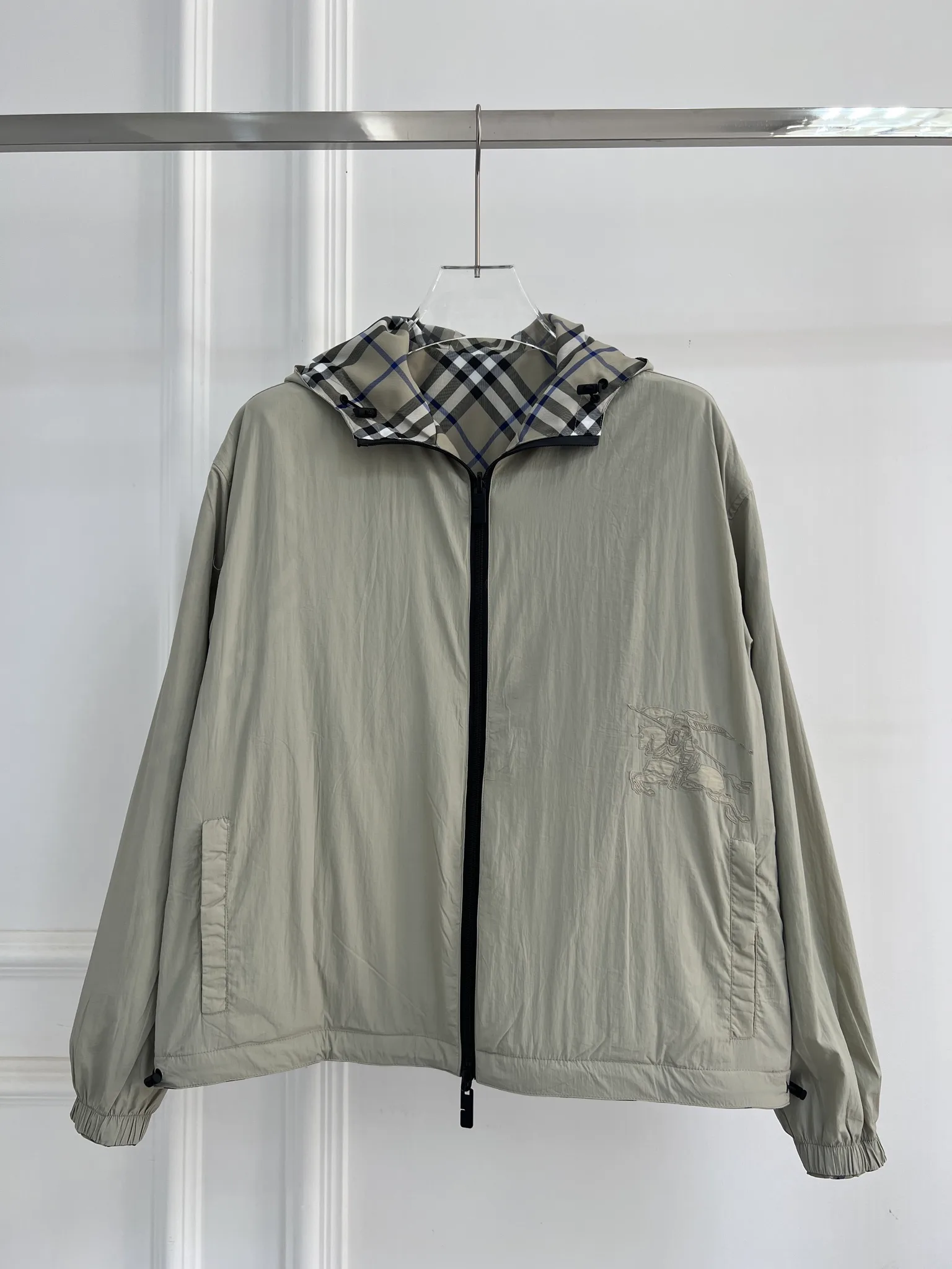 Куртки И Пуховики Женские Burberry 18415771