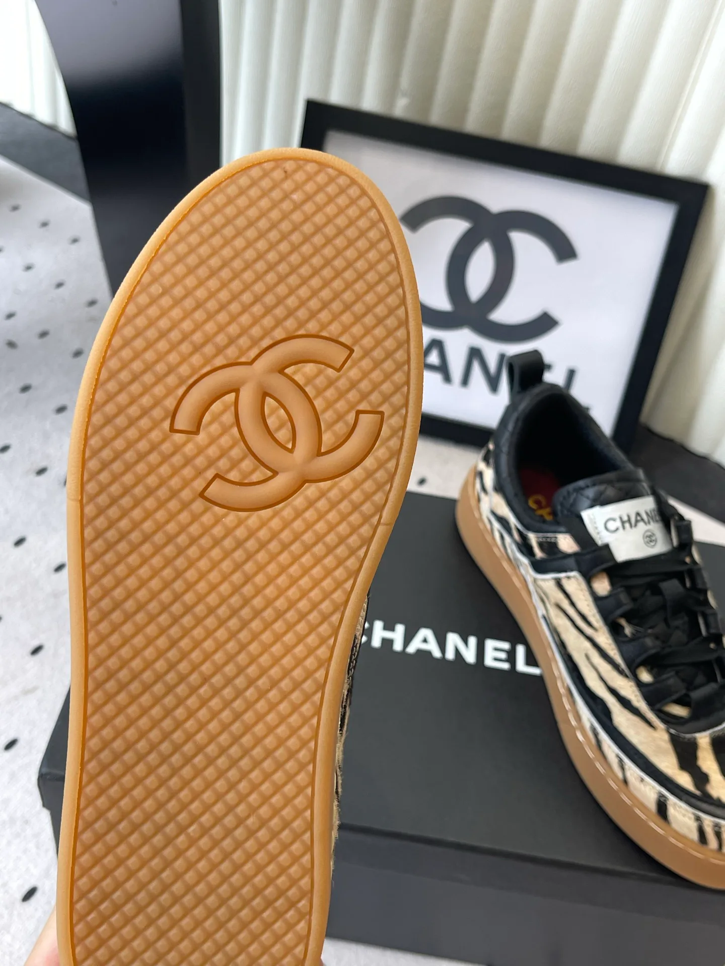 Кроссовки Женские Chanel 18069879