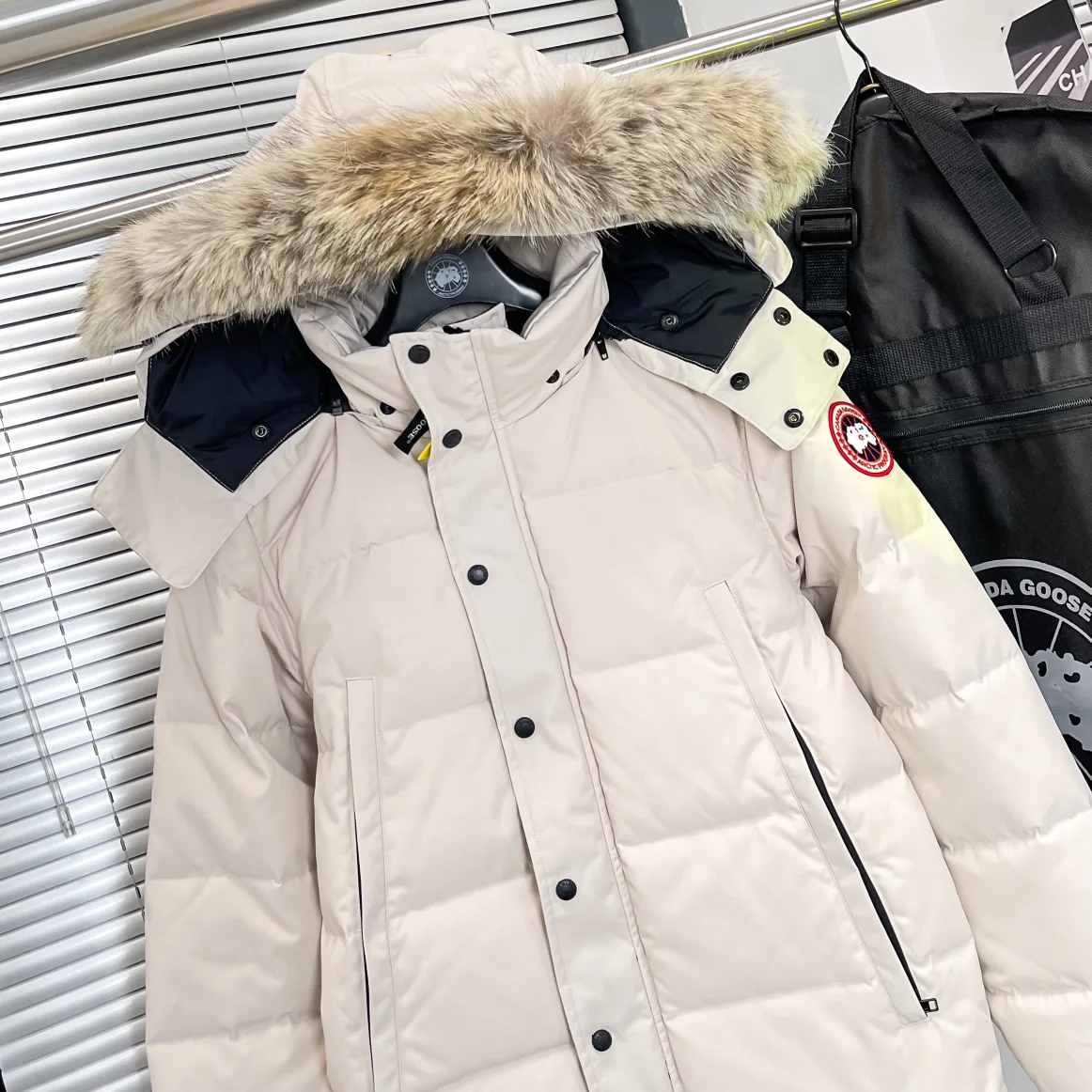 Куртки И Пуховики Женские Canada Goose 798385