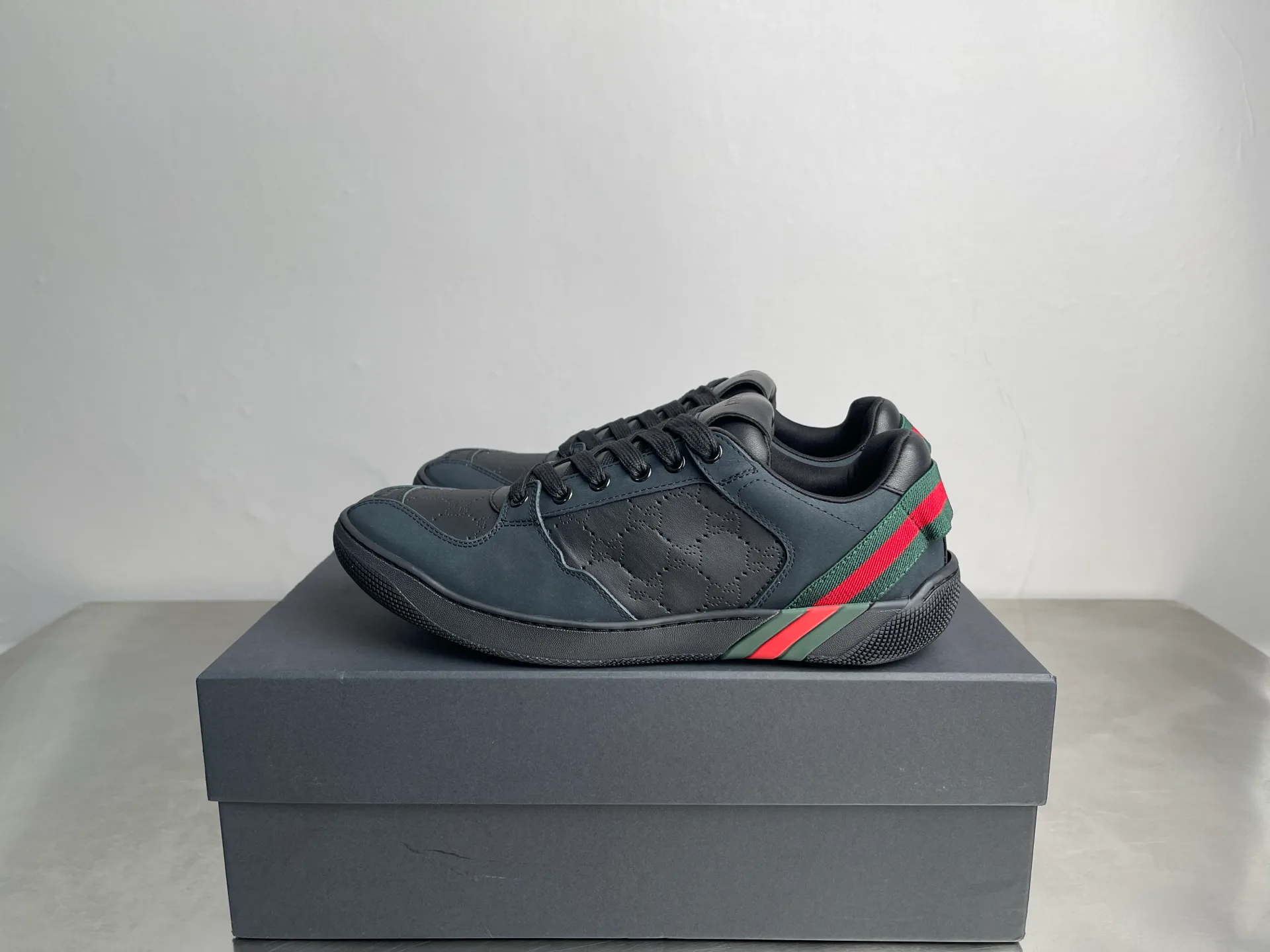 Кроссовки Женские Gucci 18535747