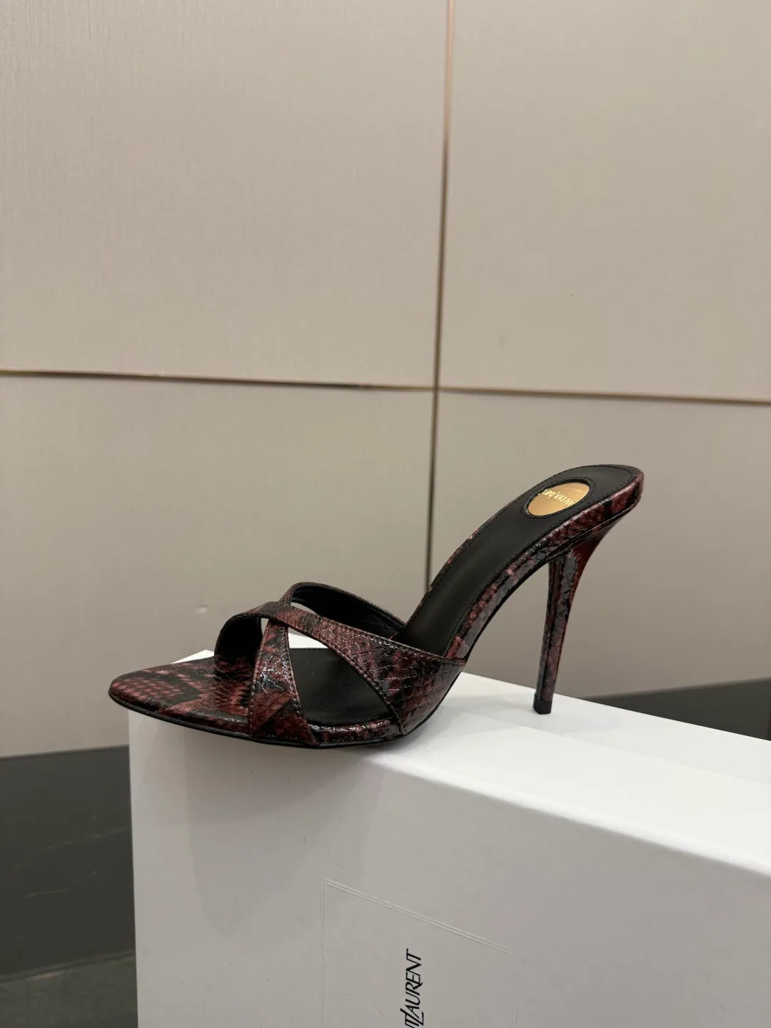 Босоножки Женские Saint Laurent 11409902
