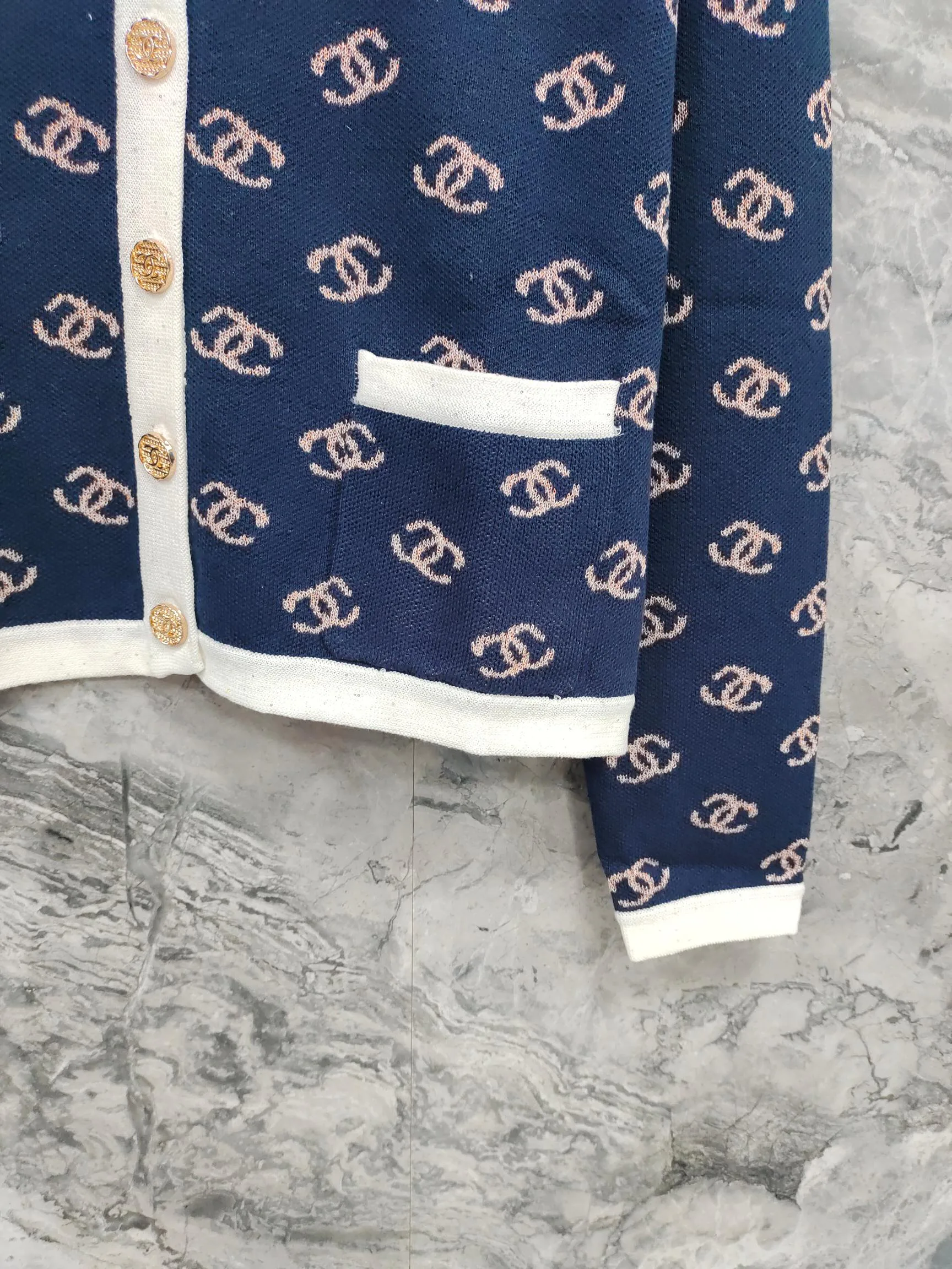 Джемперы И Свитеры Женские Chanel 17954419