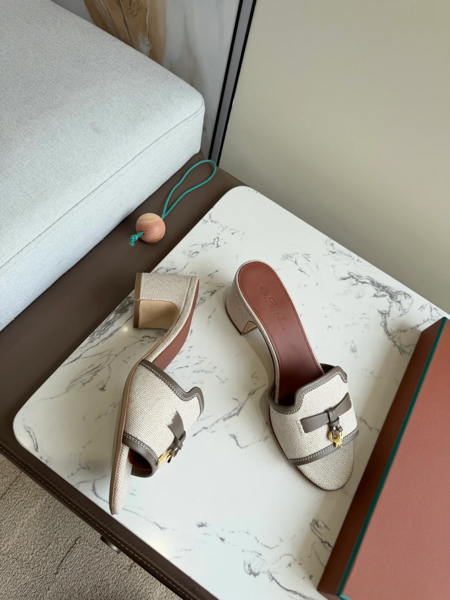 Шлепанцы Женские Loro Piana 13570957