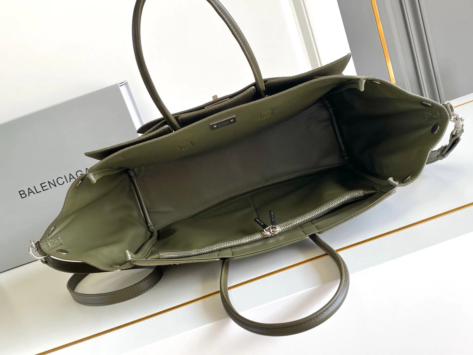 Сумки На Ремне Женские Balenciaga 84565