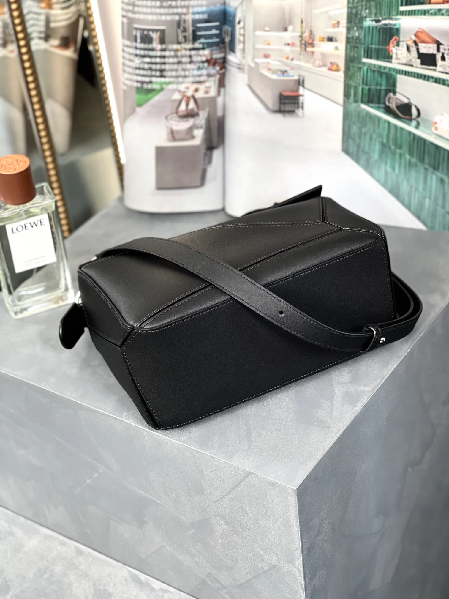 Классические Сумки Женские Loewe 18019411