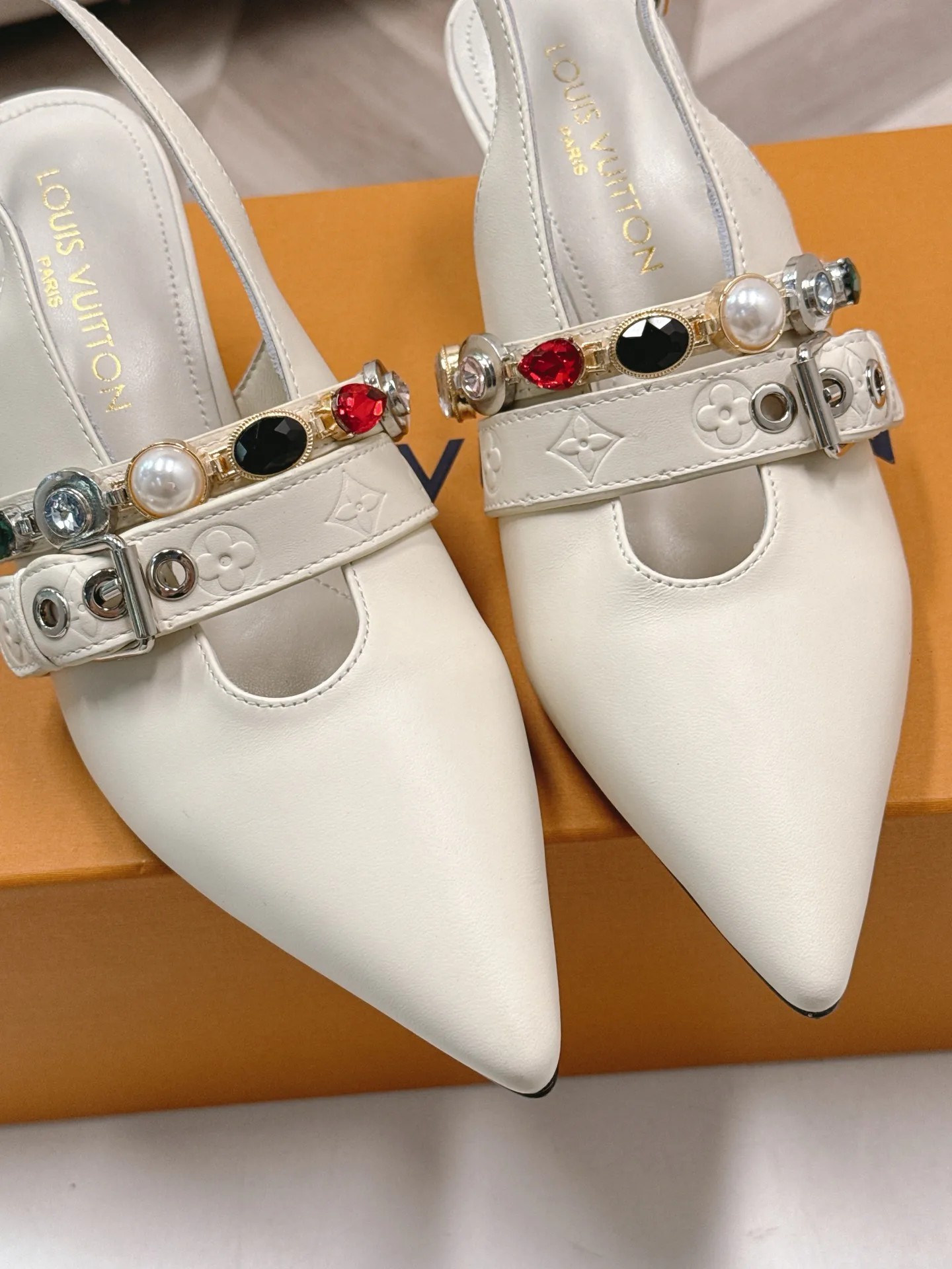 Туфли Женские Louis Vuitton 11190713