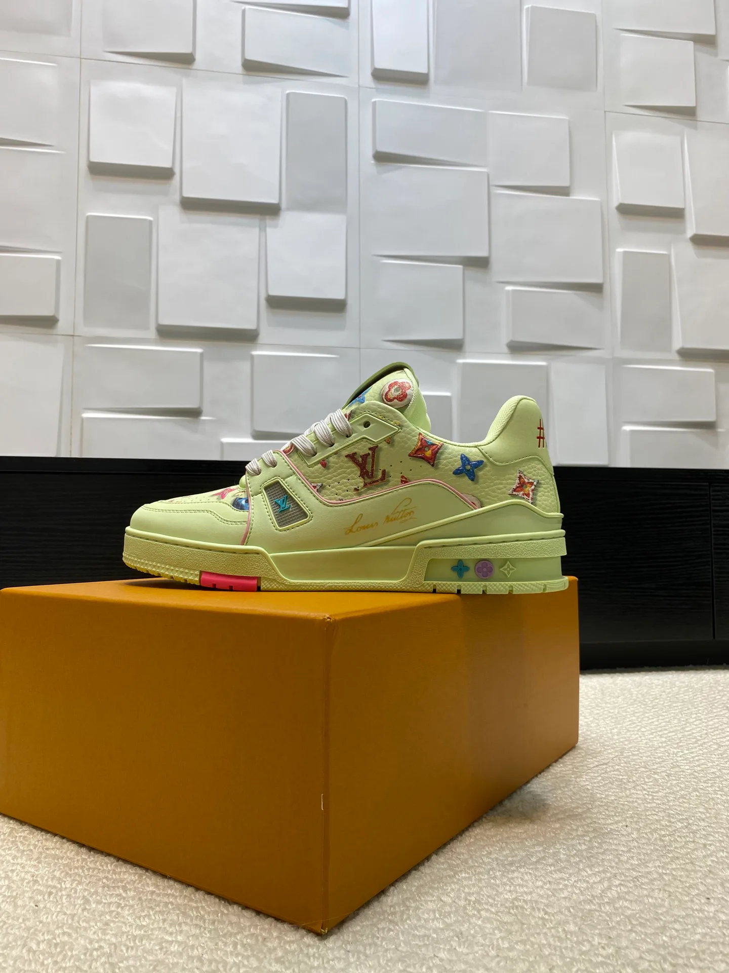 Кроссовки Женские Louis Vuitton 1132320