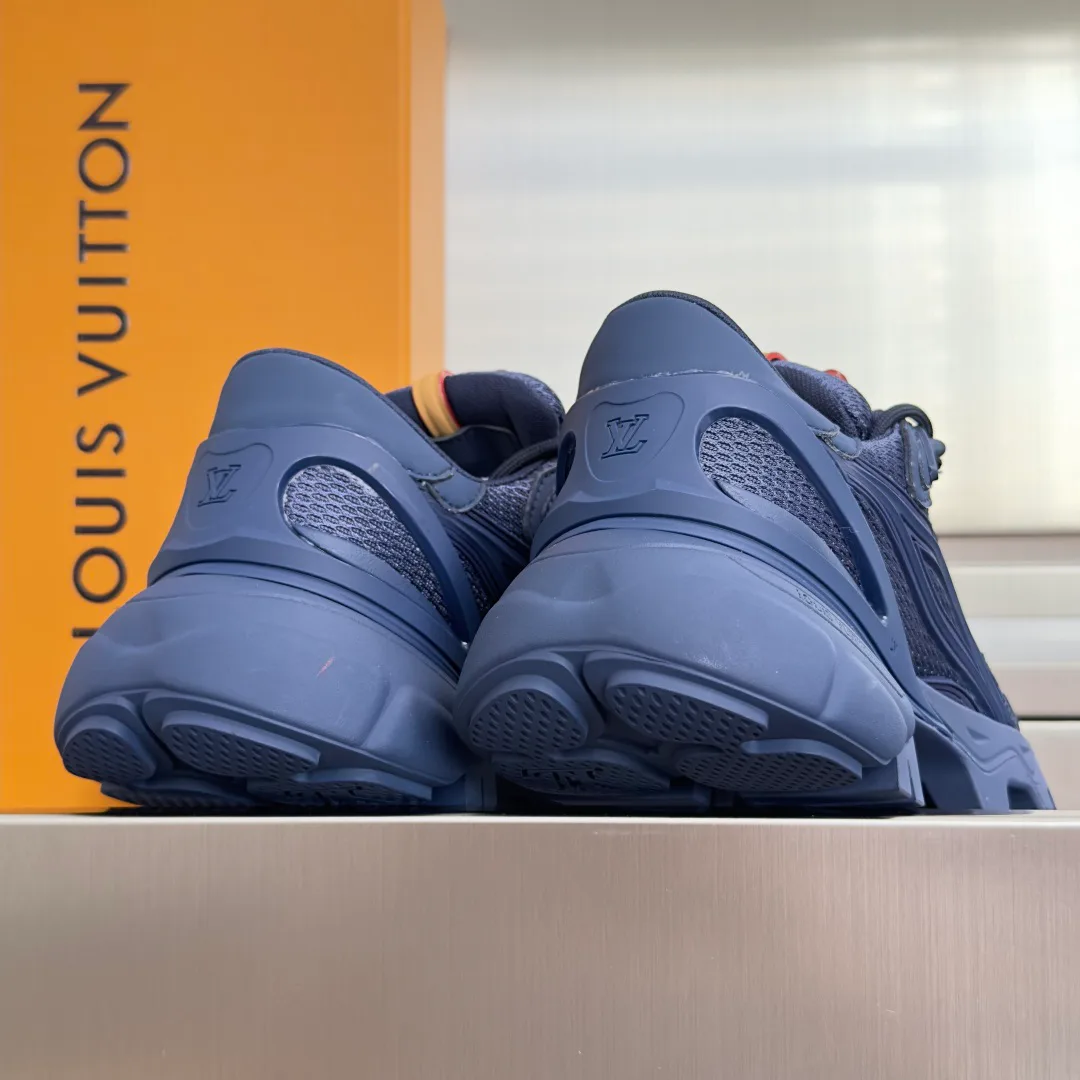 Кроссовки Женские Louis Vuitton 17950397