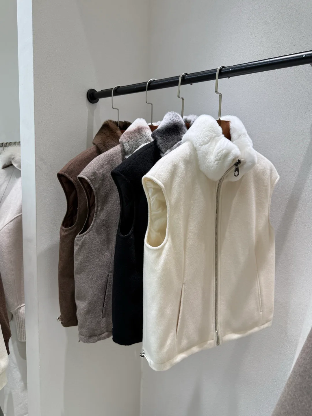 Жилеты Женские Loro Piana 18701547