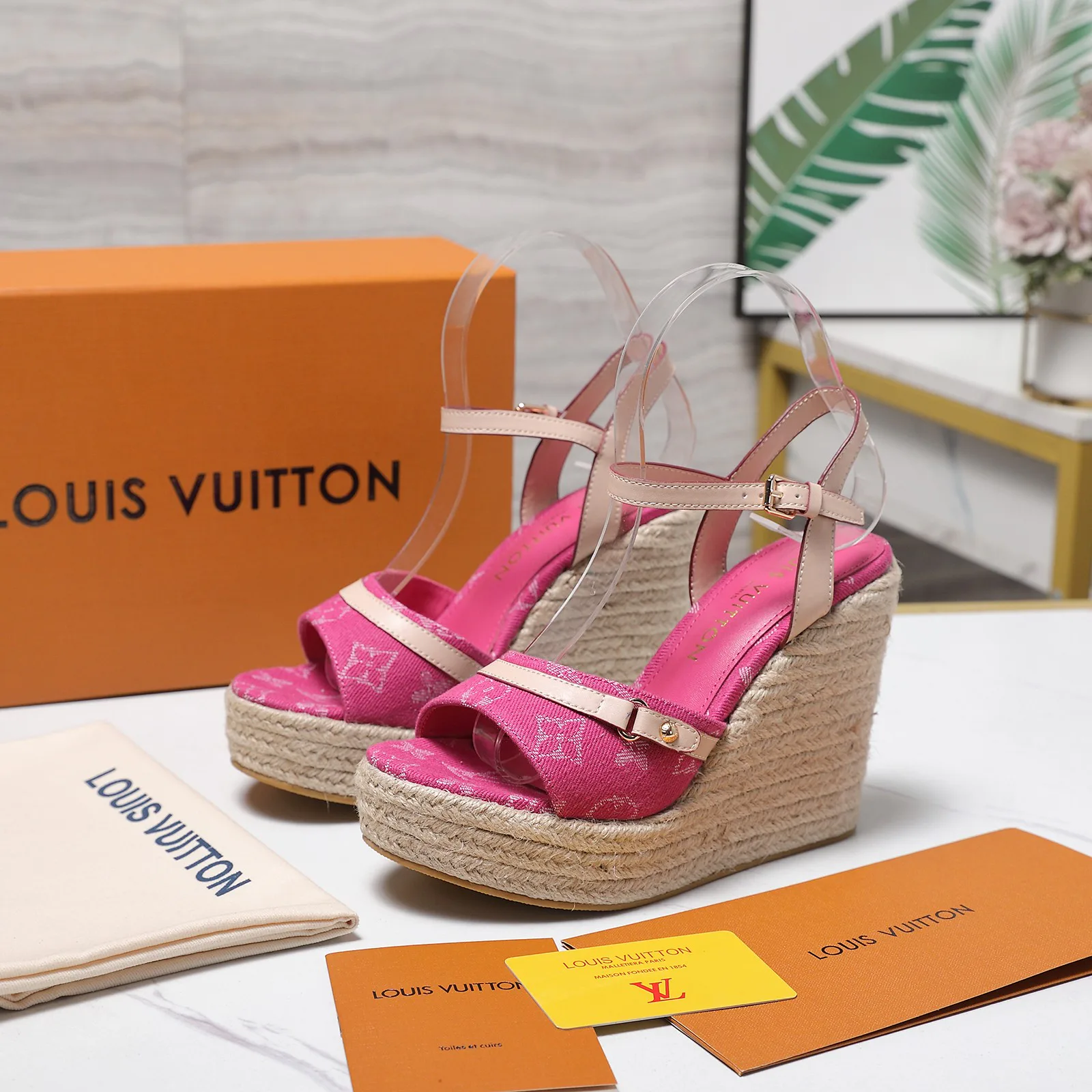 Босоножки Женские Louis Vuitton 13542435
