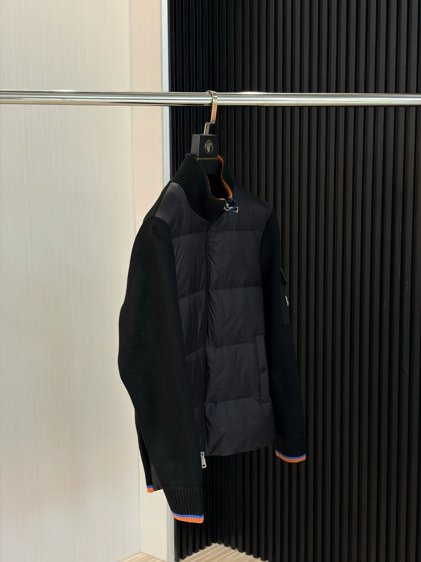 Куртки И Пуховики Мужские Moncler 18218455