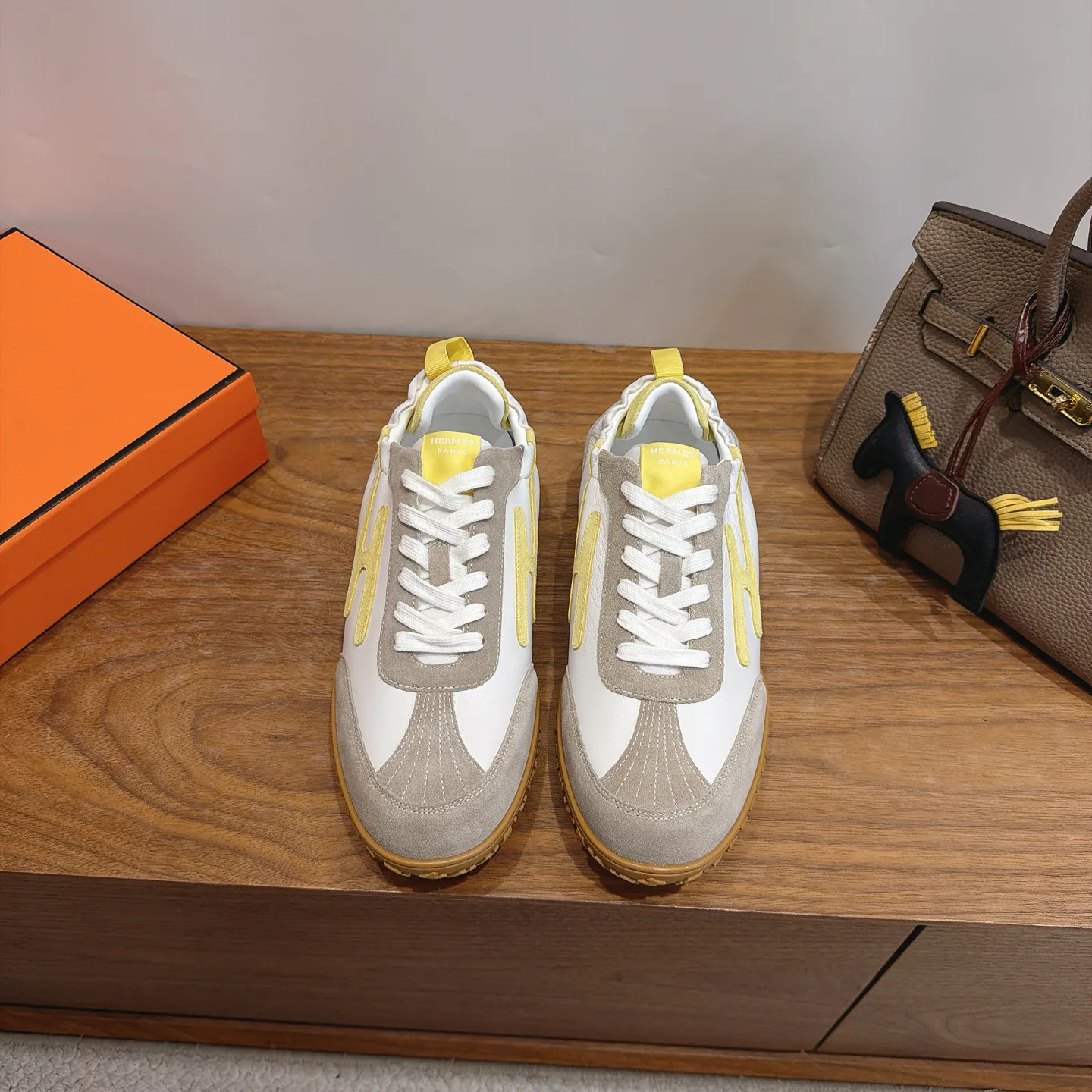 Кроссовки Женские Hermes 18729595