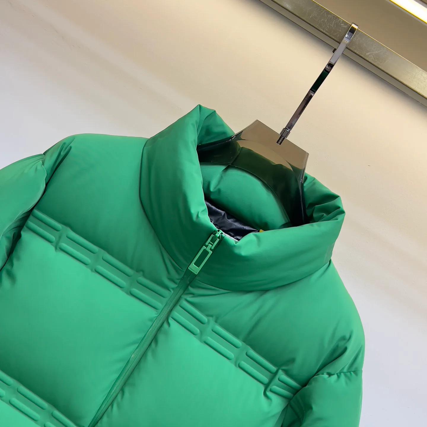 Куртки И Пуховики Женские Moncler 844081