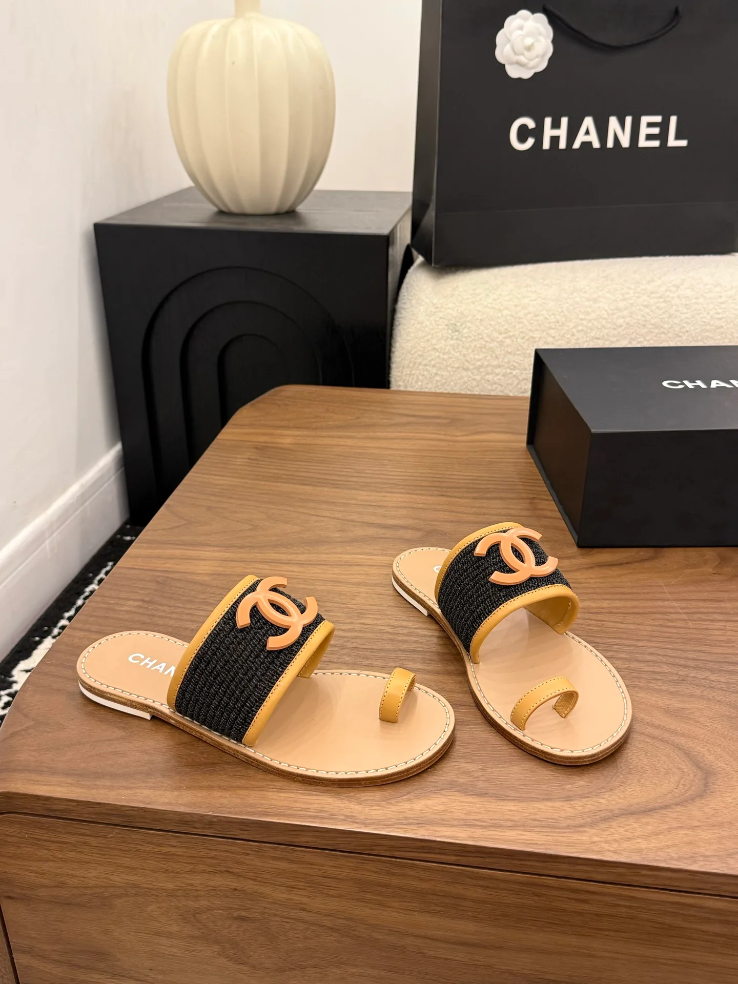 Шлепанцы Женские Chanel 11702055
