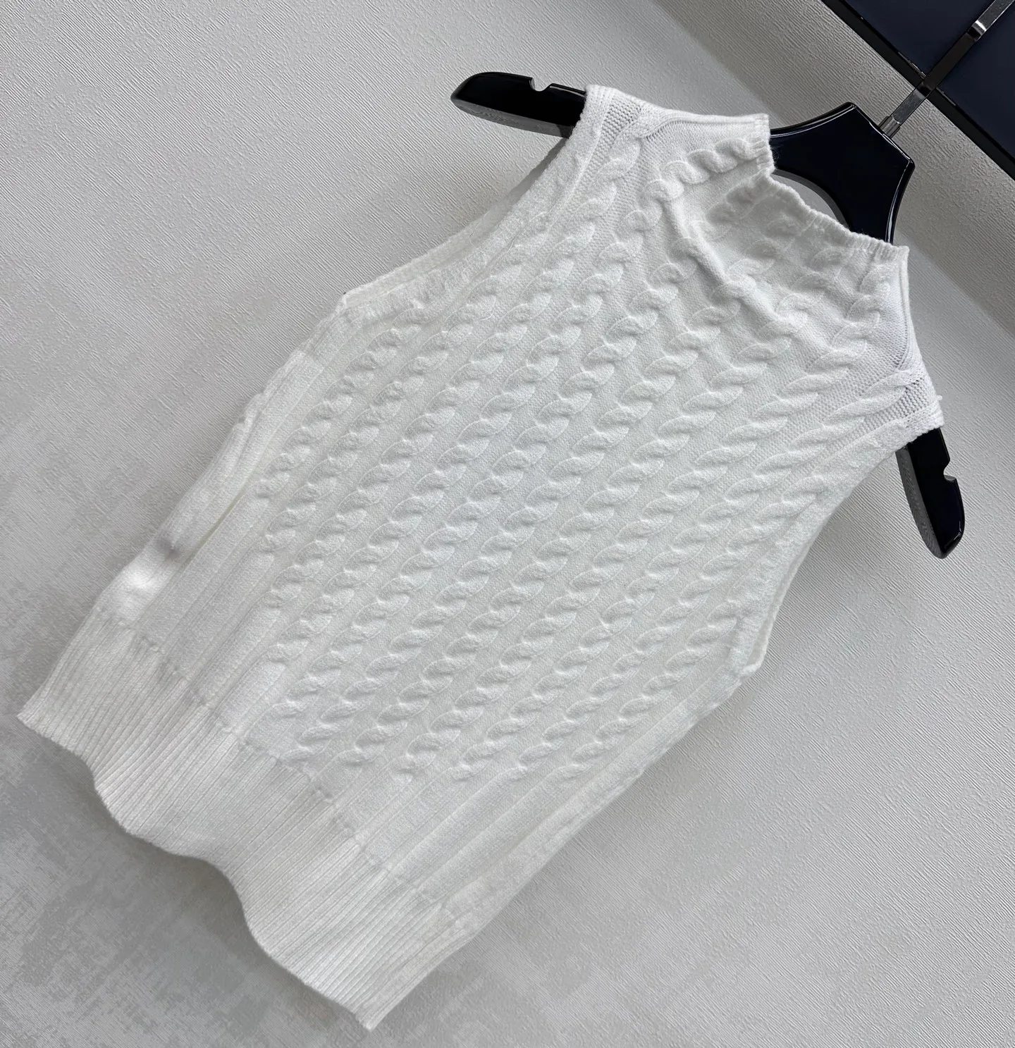 Жилеты Женские Chanel 11673852