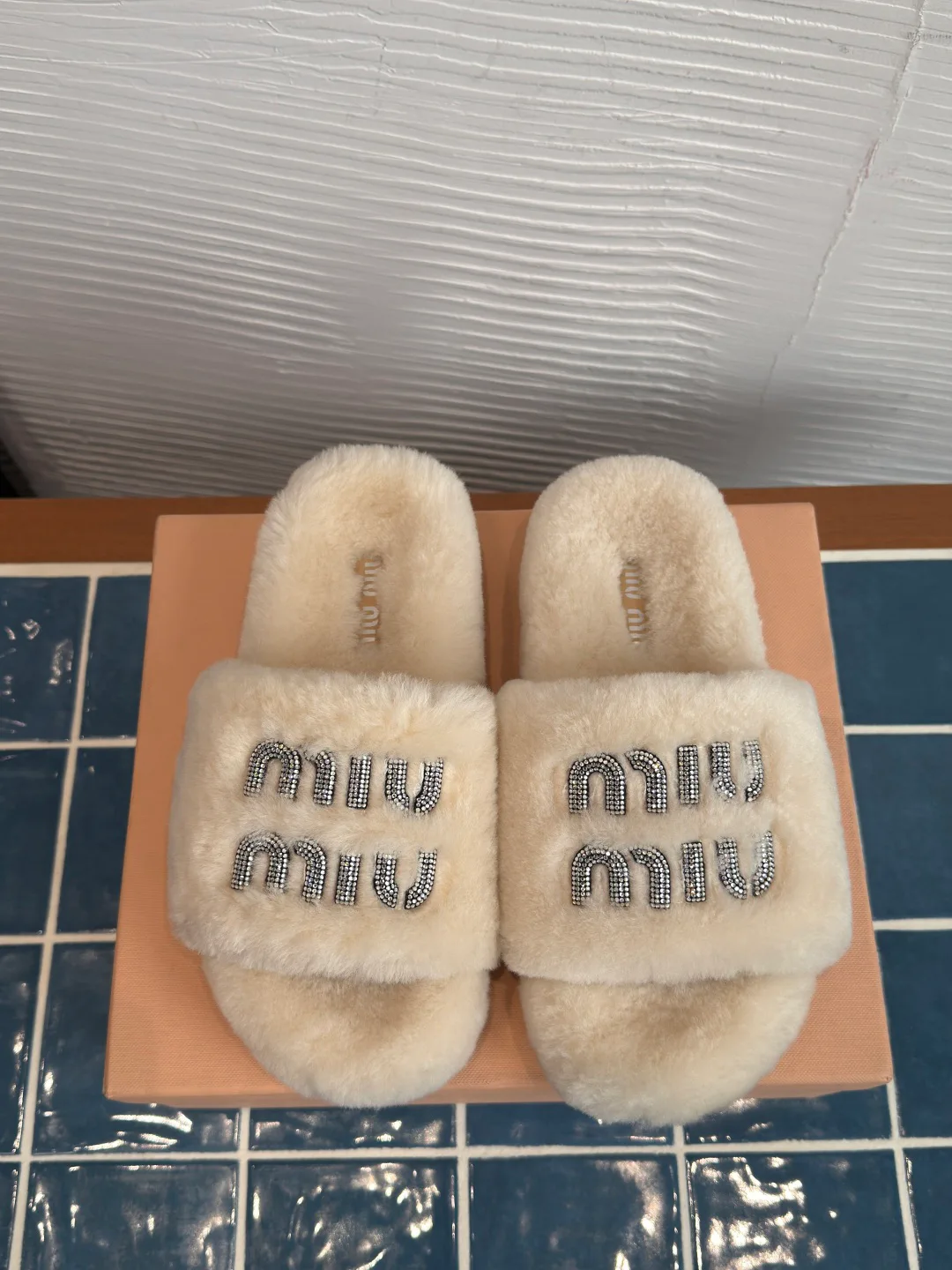 Тапочки Женские Miu Miu 17931765