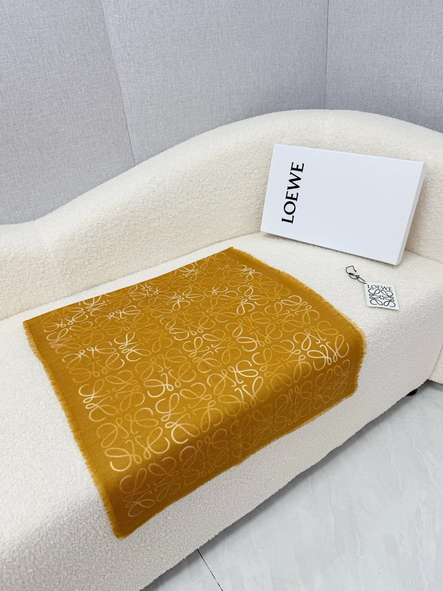 Шарфы Loewe 18322310