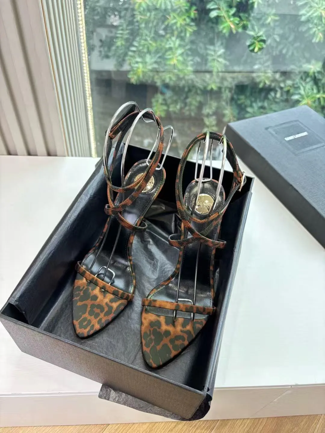 Босоножки Женские Saint Laurent 11660358