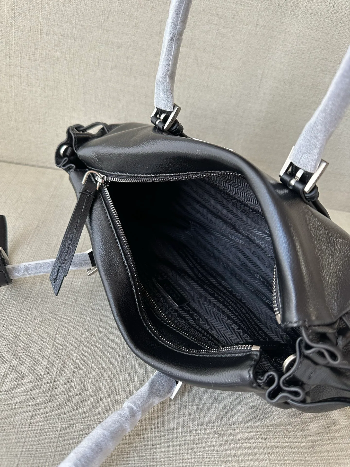 Классические Сумки Женские Prada 13306192