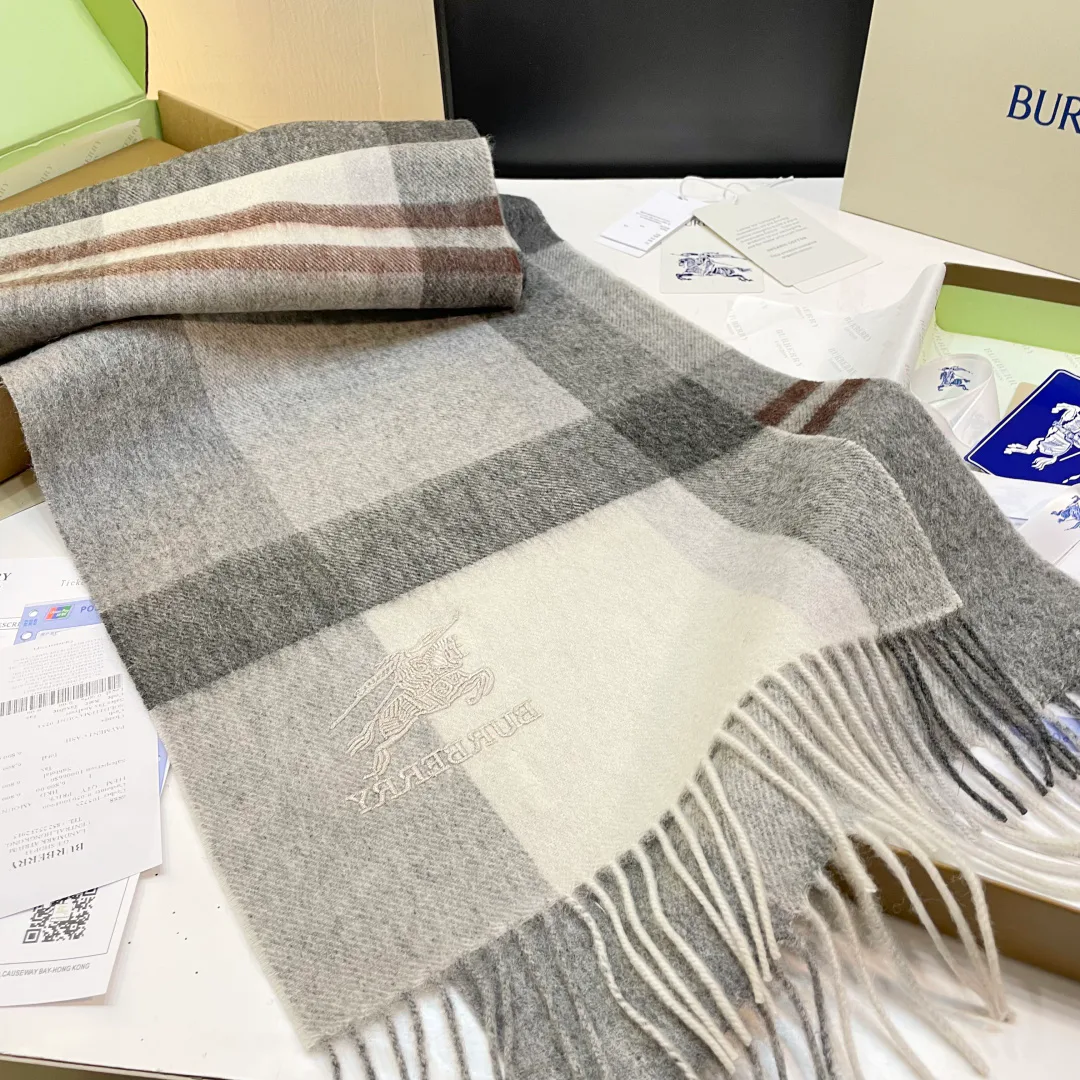 Шарфы Burberry 588304