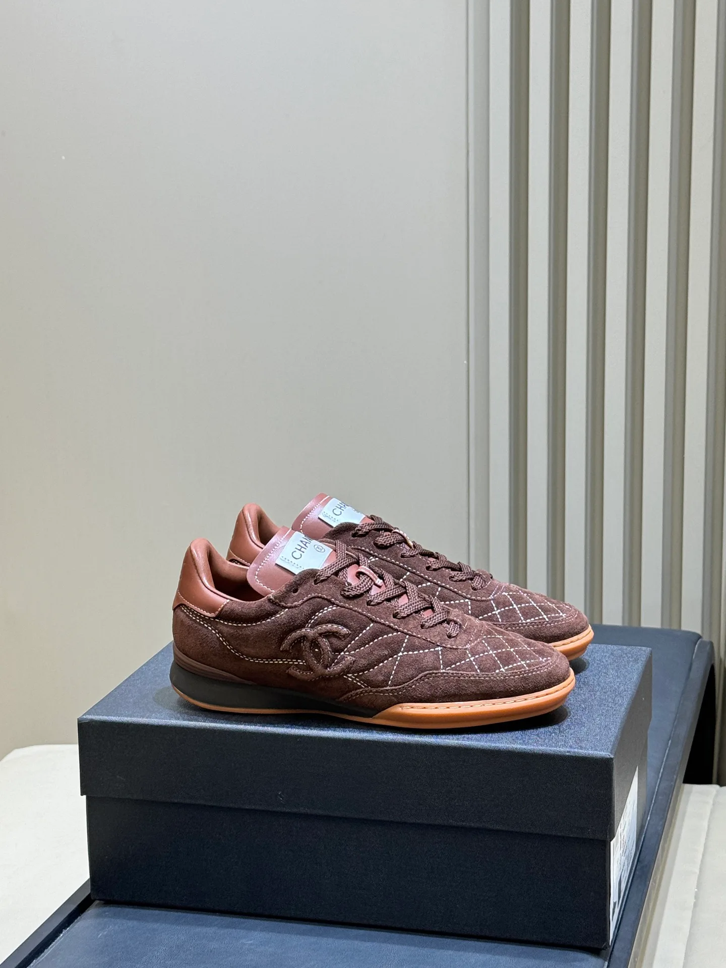 Кроссовки Женские Chanel 12604444