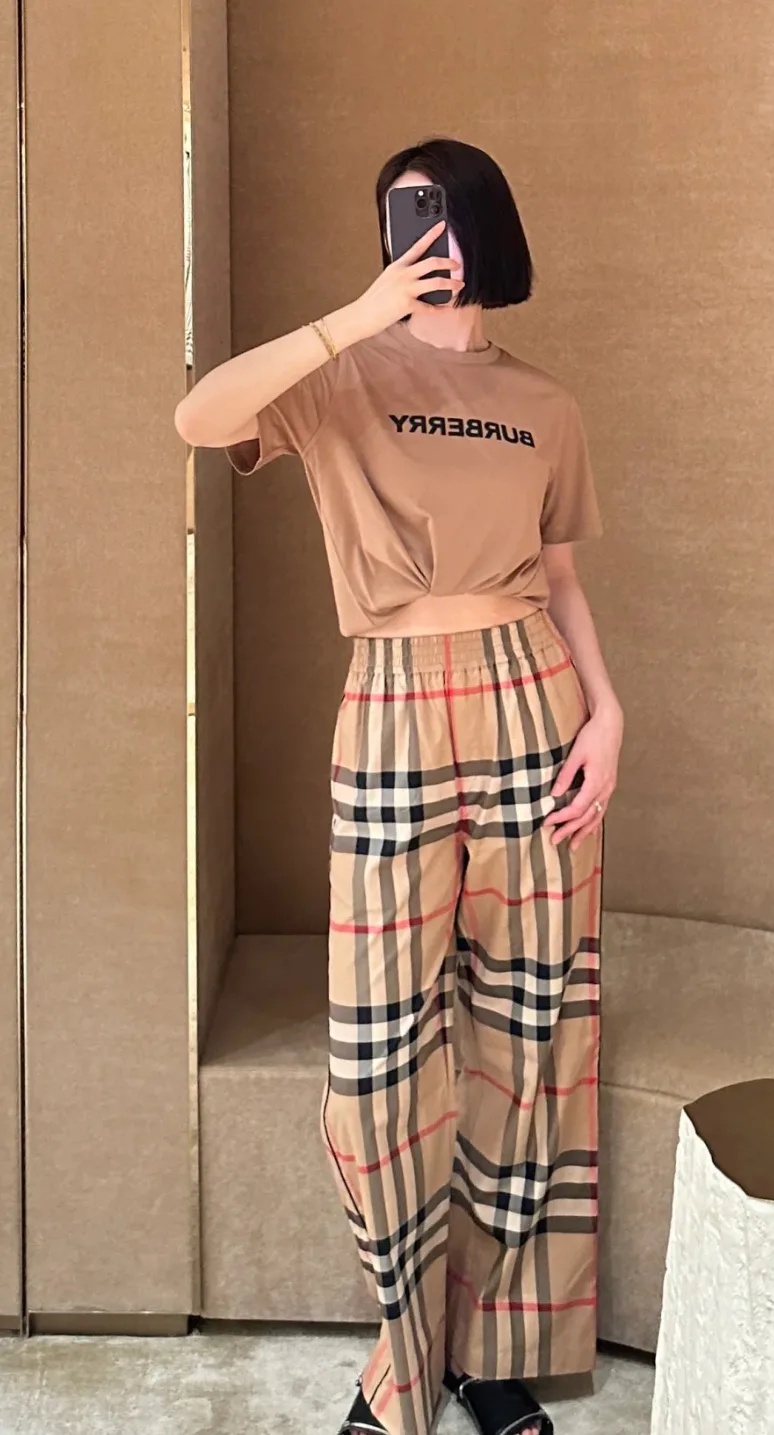 Брюки Женские Burberry 11358102