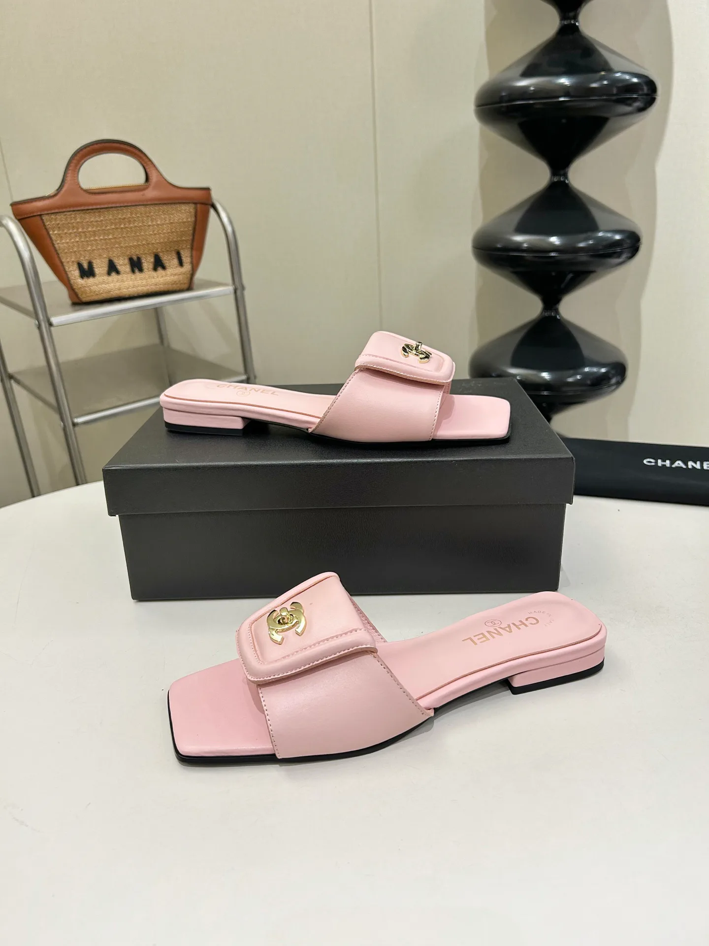 Шлепанцы Женские Chanel 13077795