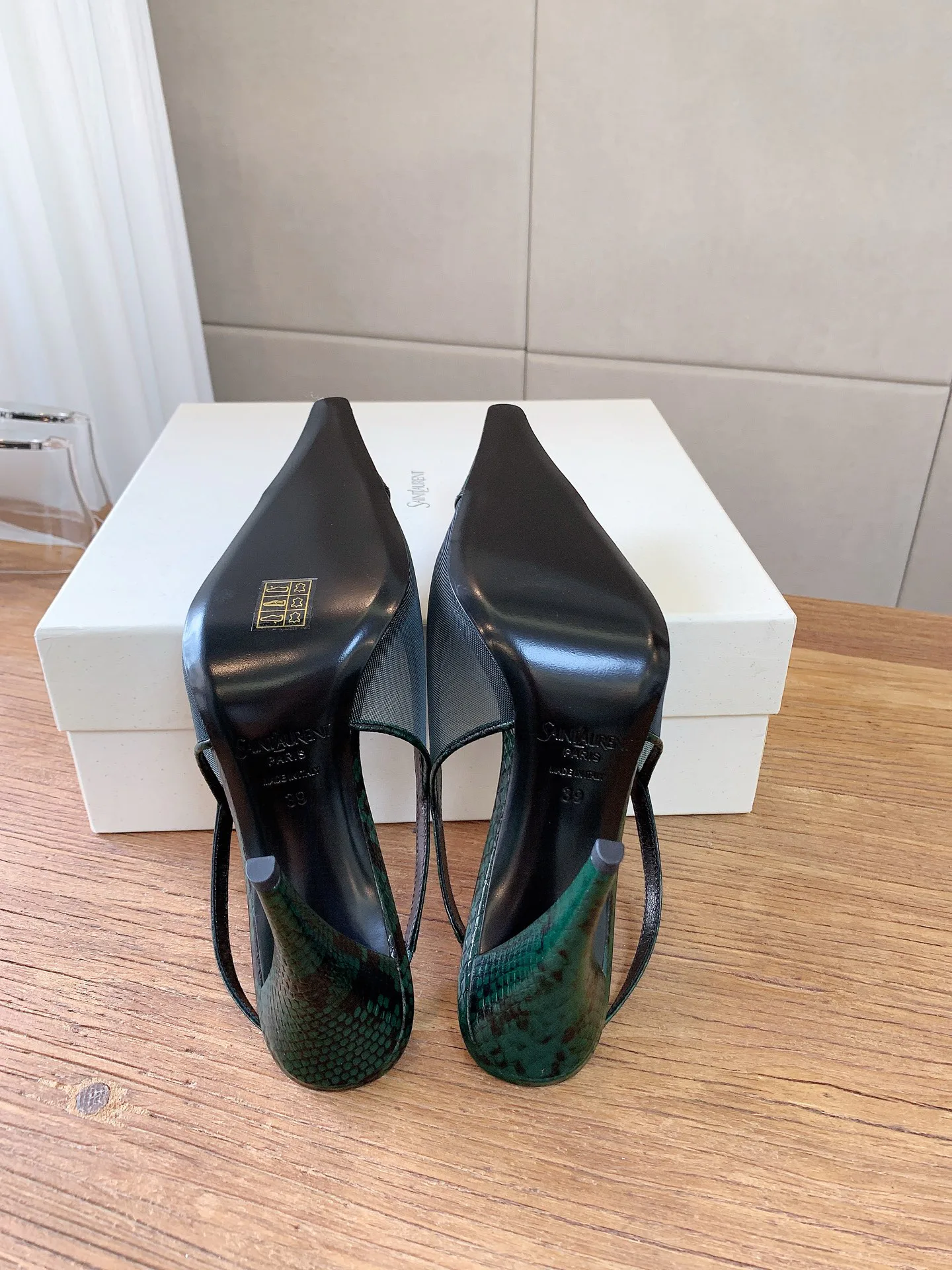 Босоножки Женские Saint Laurent 19082619