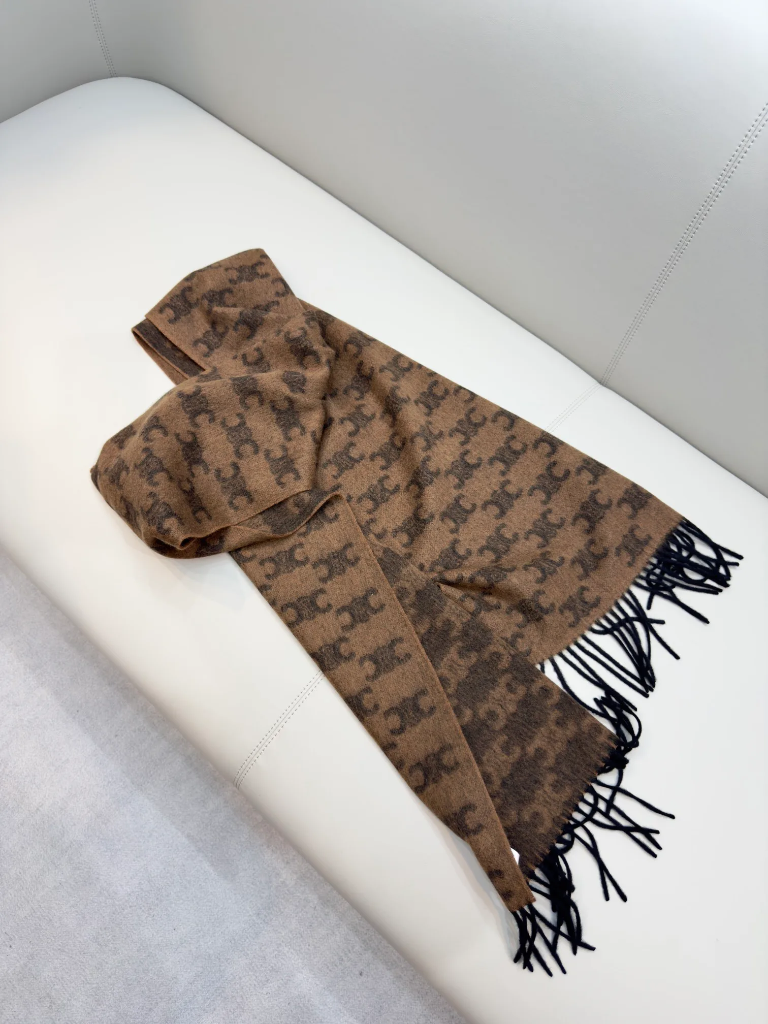 Шарфы Louis Vuitton 2392
