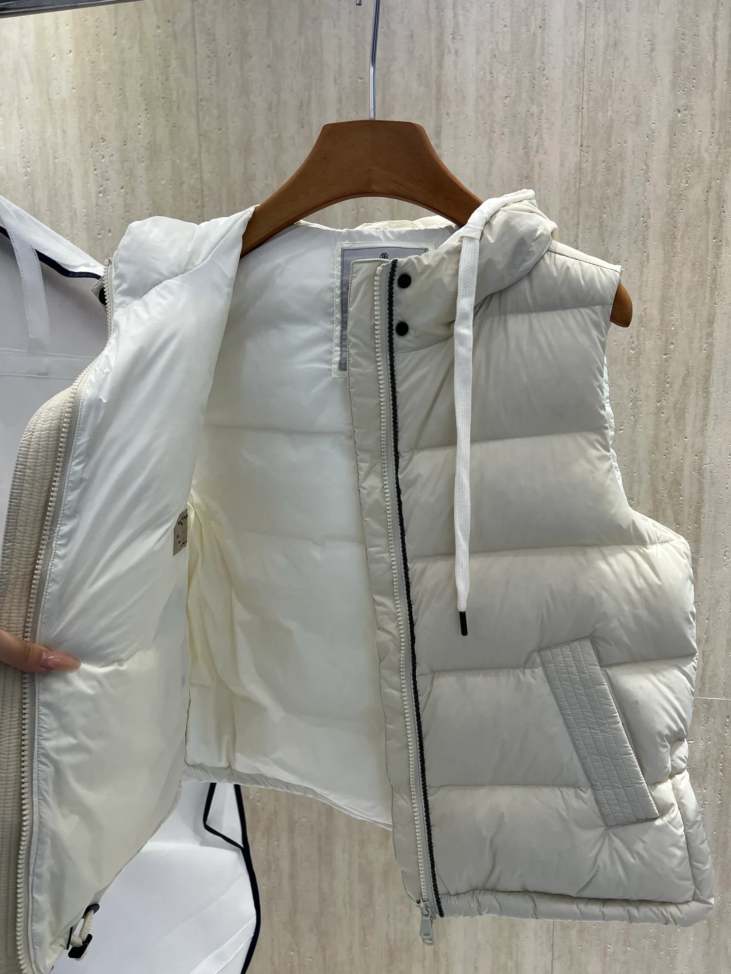 Жилеты Женские Brunello Cucinelli 18417988