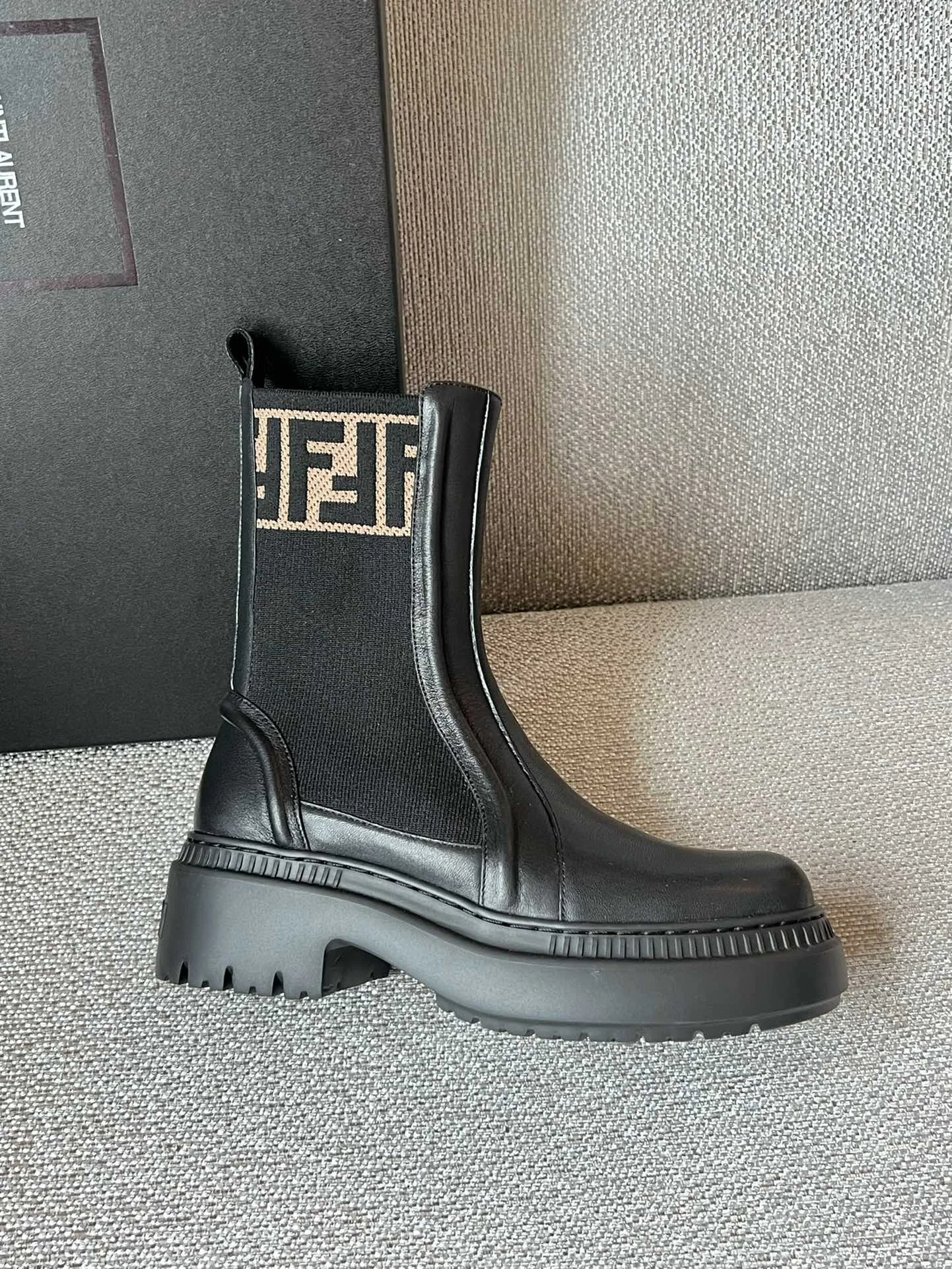 Ботинки Женские Fendi 18860042