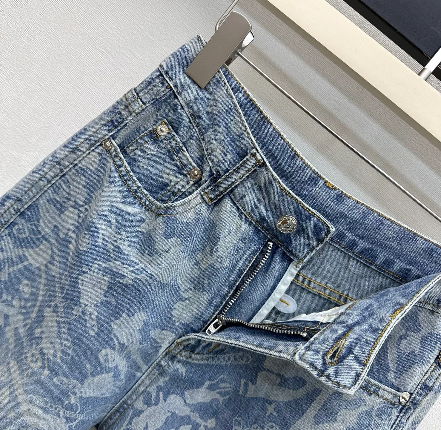 Джинсы Женские Louis Vuitton 11682761