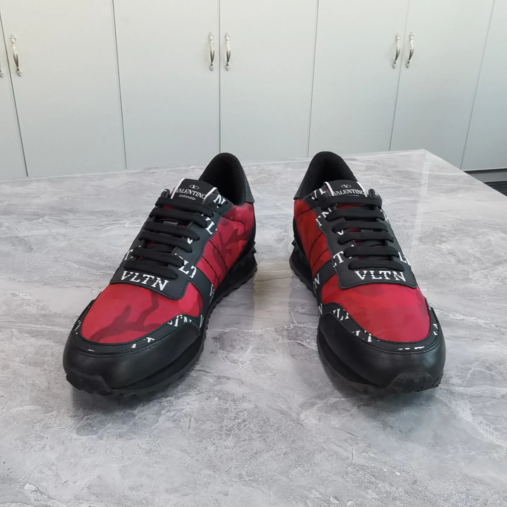 Кроссовки Женские Valentino 10736421