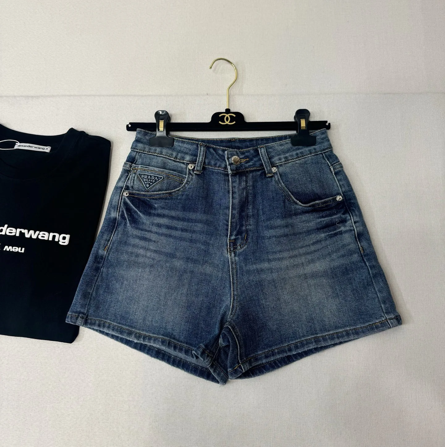 Шорты Женские Prada 11168720
