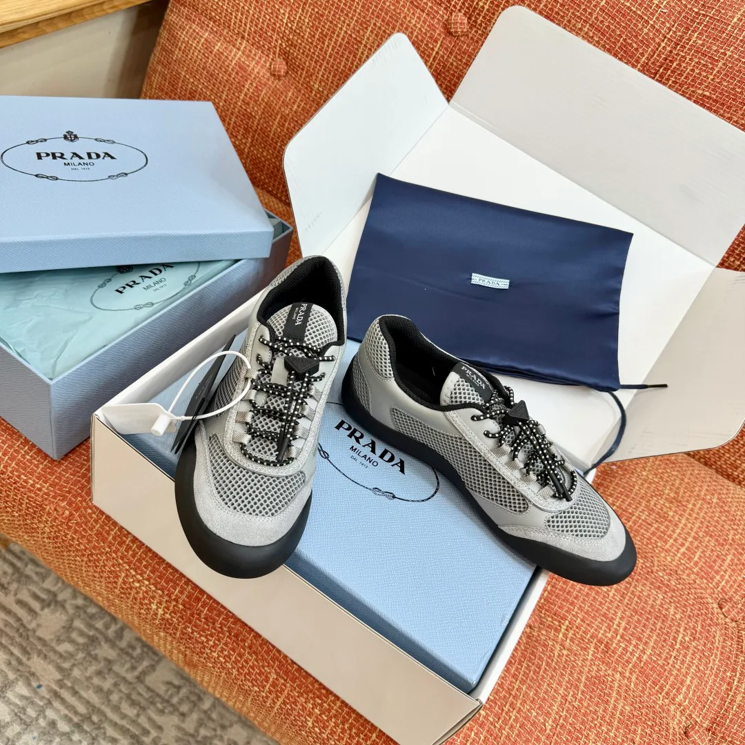 Кроссовки Женские Prada 11651014
