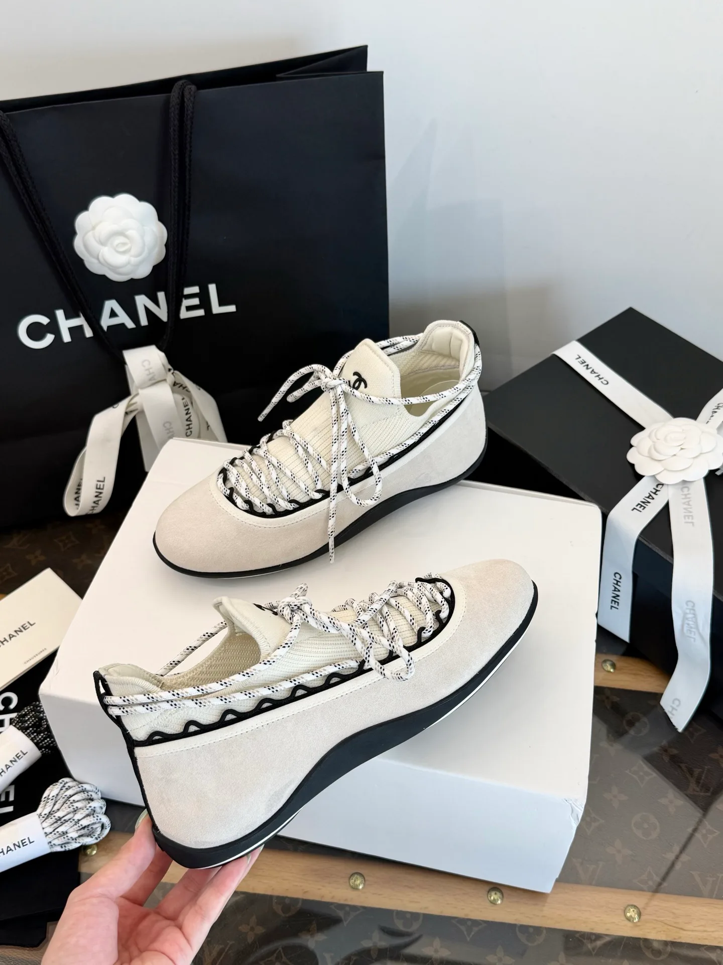 Кроссовки Женские Chanel 19259354