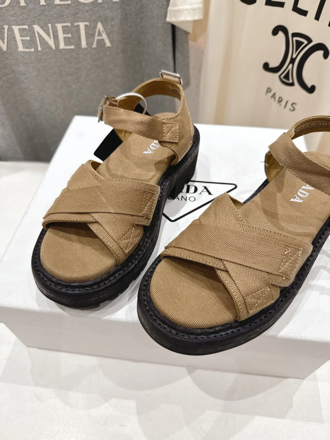 Сандалии Женские Prada 11131907