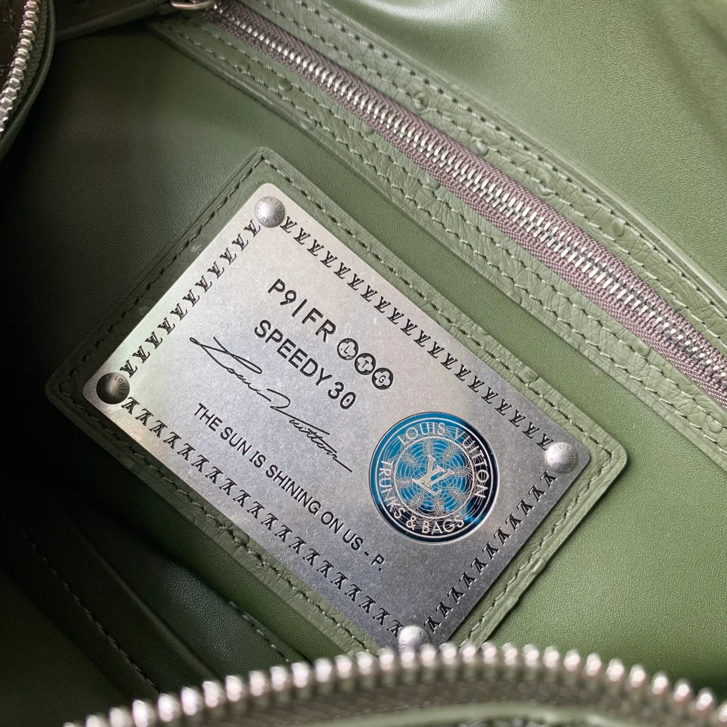 Классические Сумки Женские Louis Vuitton 18147443